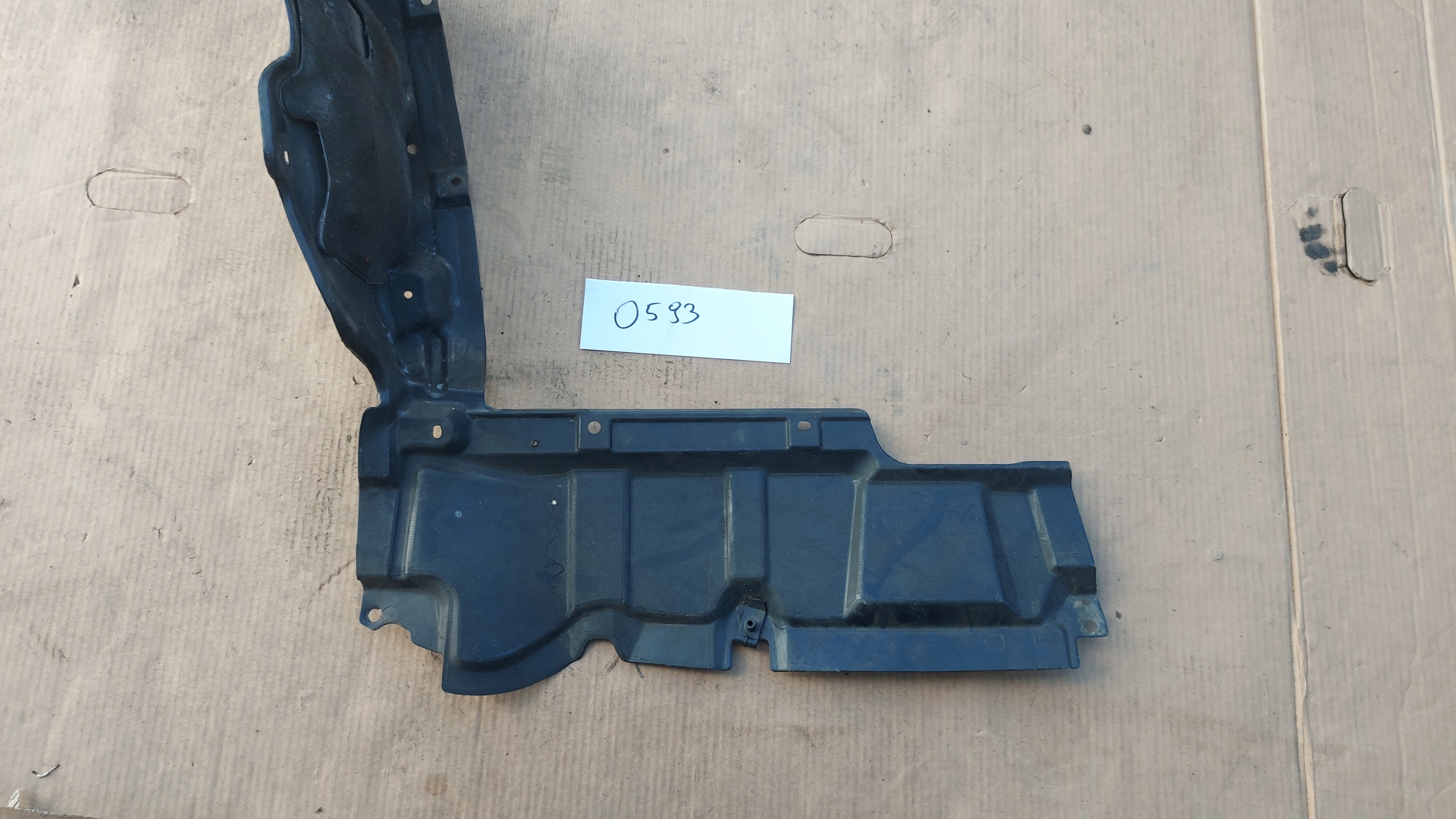 cover below engine right TOYOTA COROLLA VERSO 04