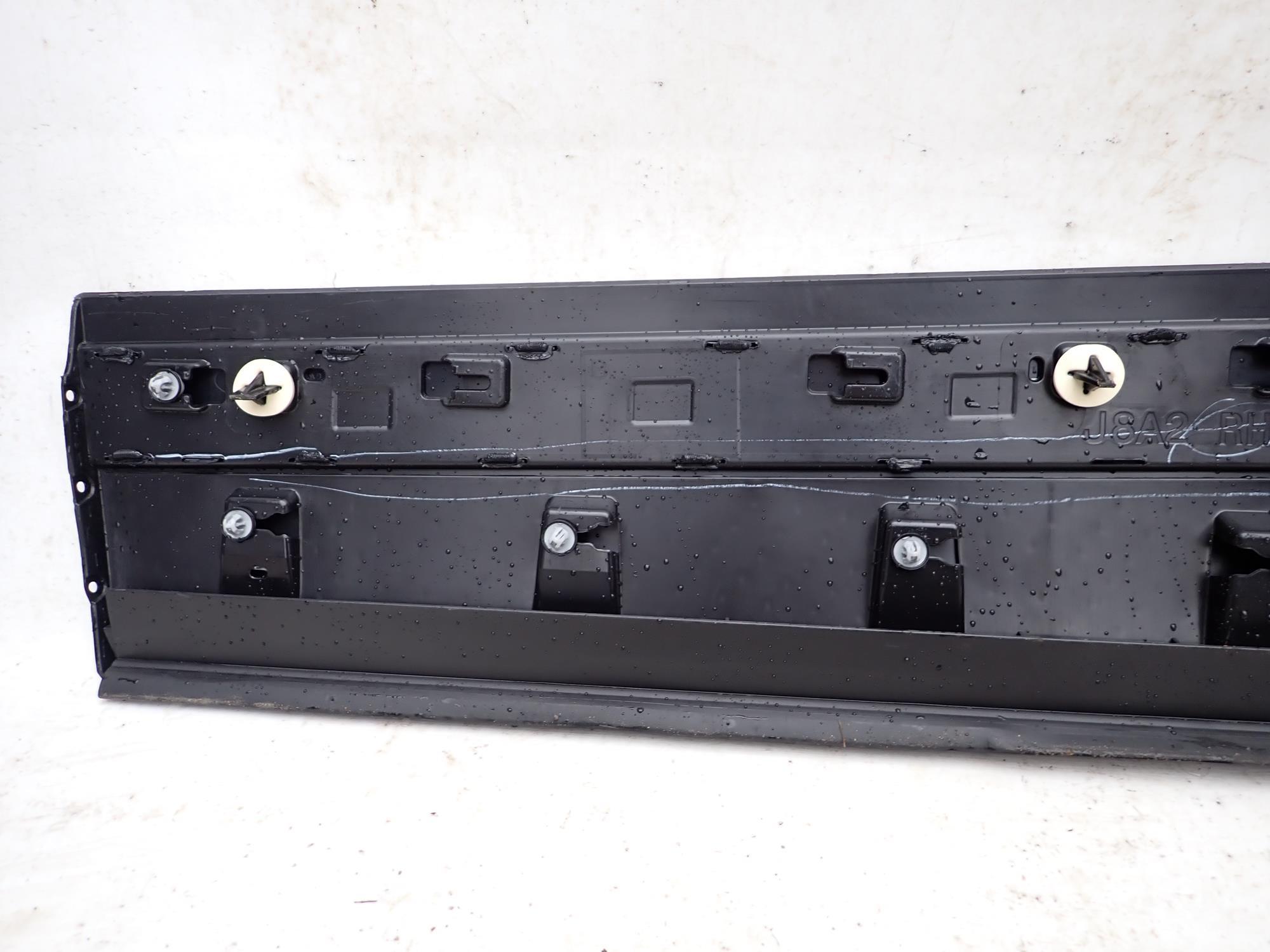 RANGE ROVER VELAR 17-> moulding cap door right front