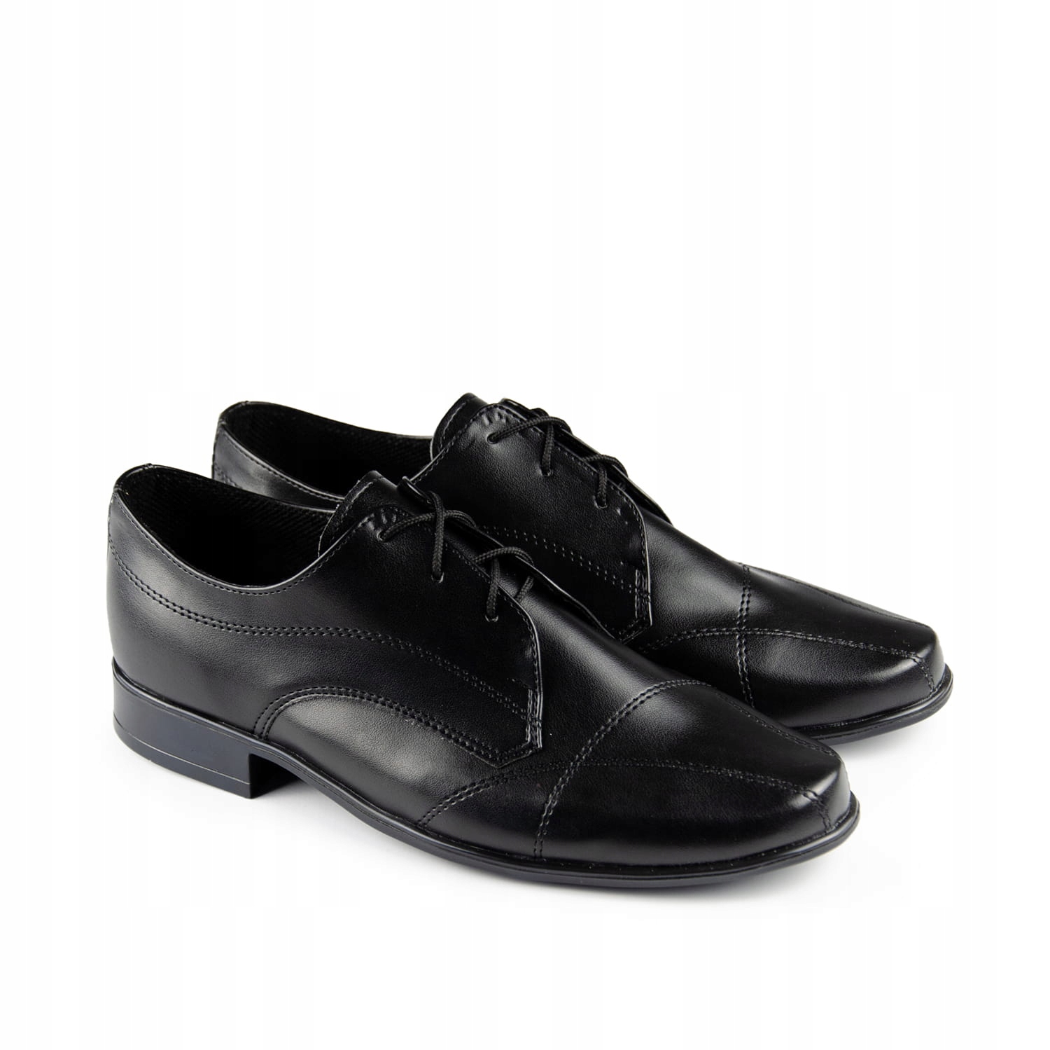 

Buty komunijne chłopięce czarne KBC-011 38