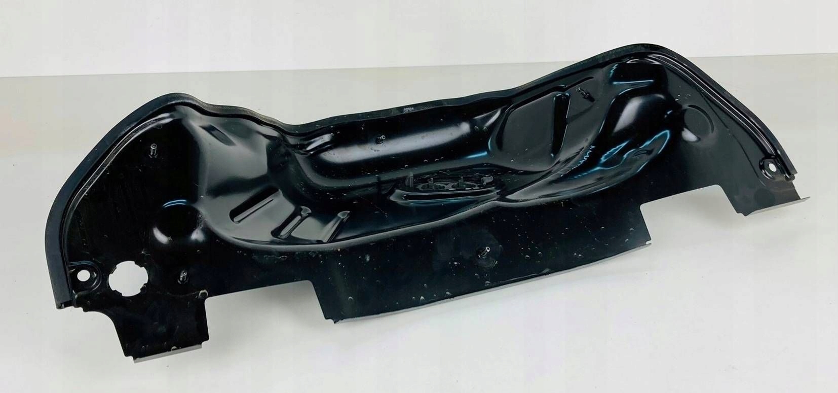 AUDI A5 F5 8W Blende Abdeckung wärmblech 8W0819523F