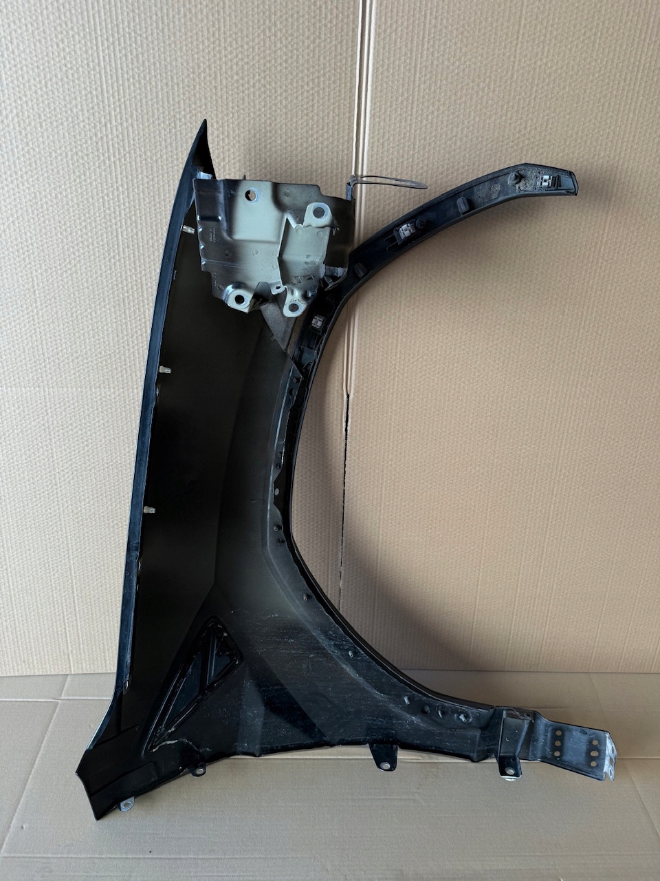 IDEALNY fender left front front + moulding LAMBORGHINI URUS LY9T 1