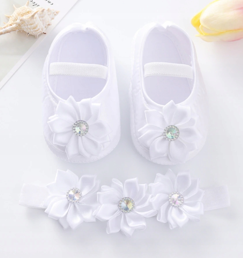 BUTY BUCIKI CHRZEST 10,5 cm r. 17 OPASKA białe Rozmiar (new) 17