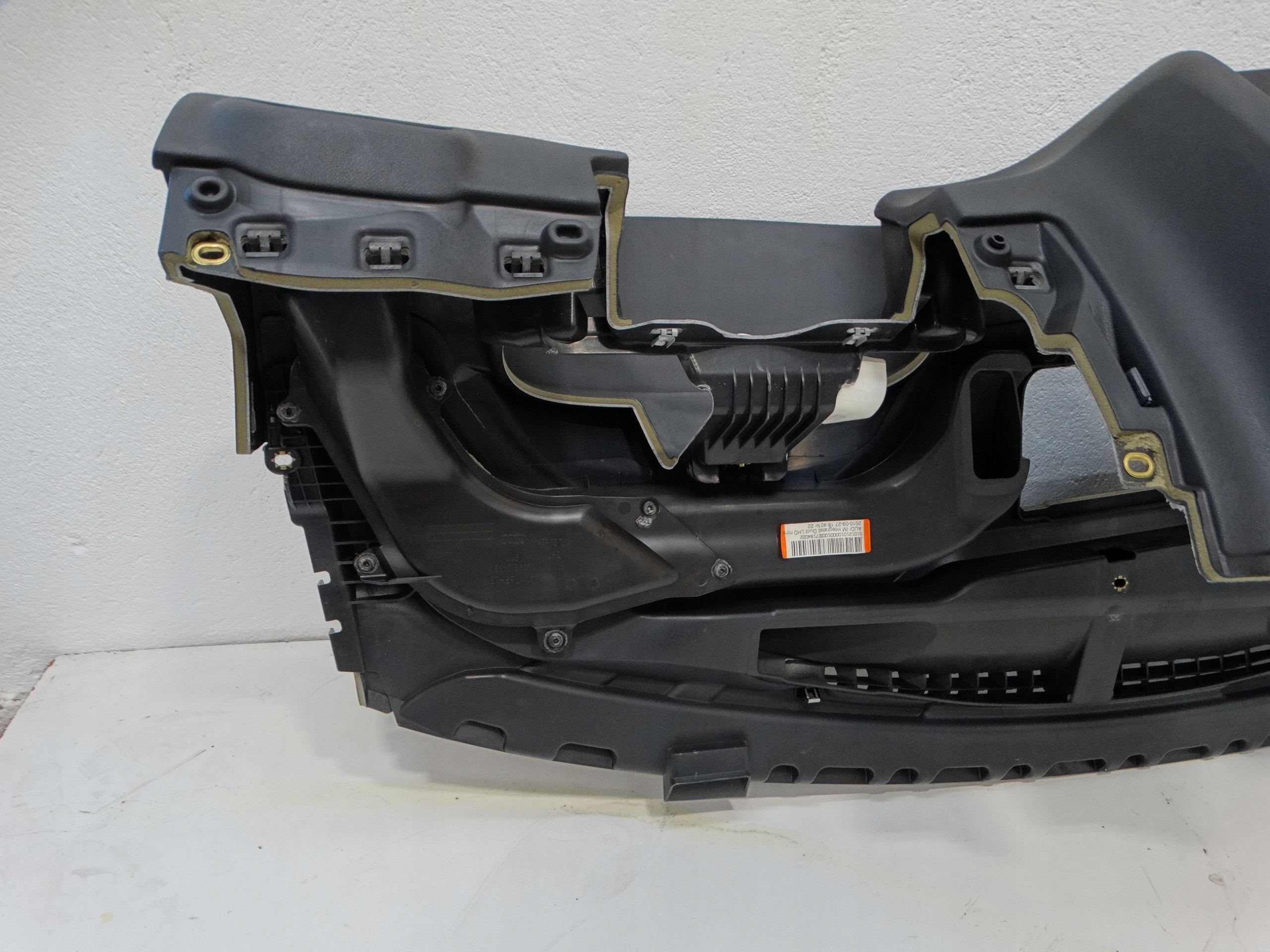 dashboard instrument panel console AUDI A1 8X1819655 10-18R.