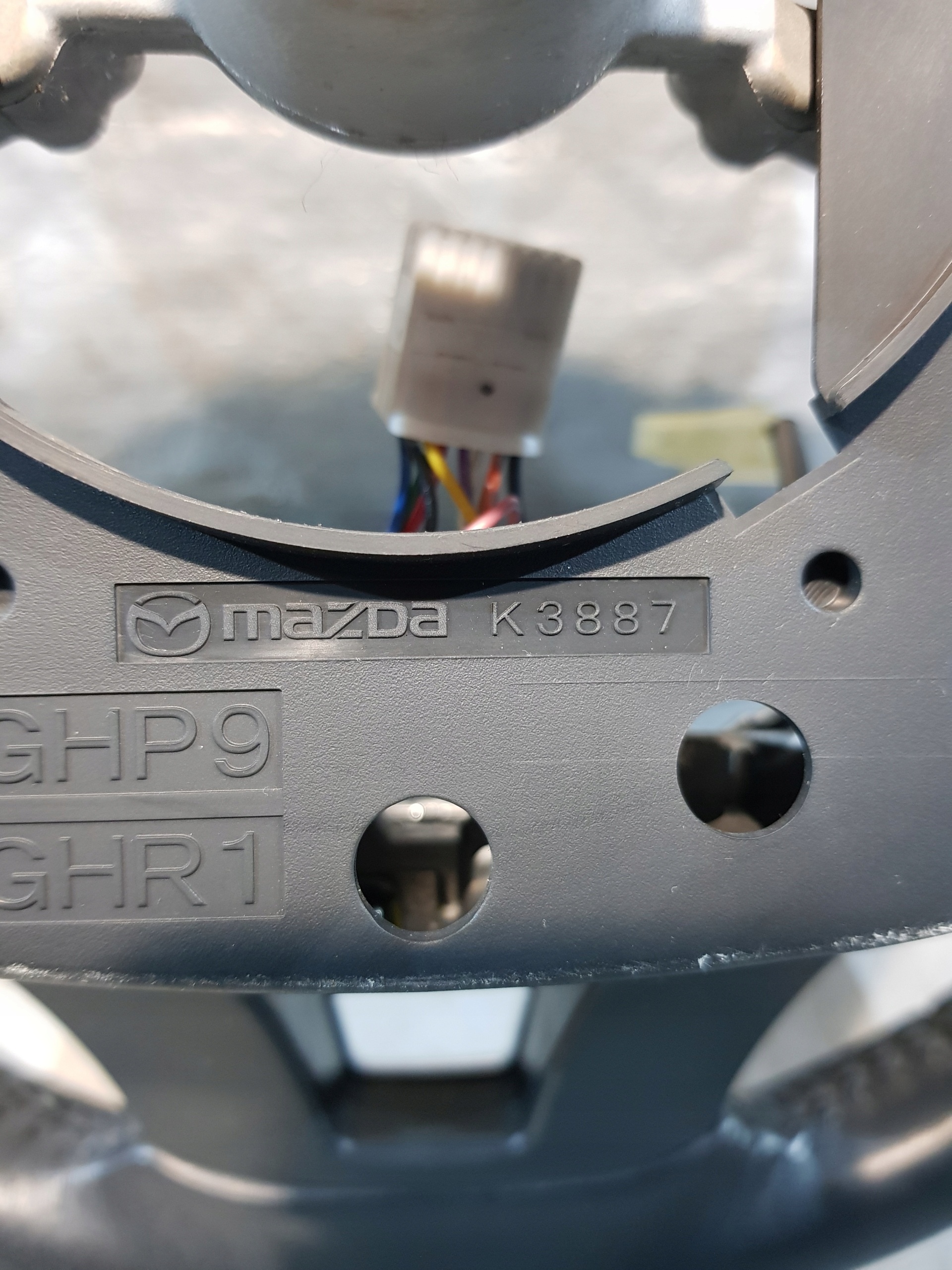 steering wheel, without airbags MULTIFUNKCJA Mazda 6 GJ GHP9-K3887