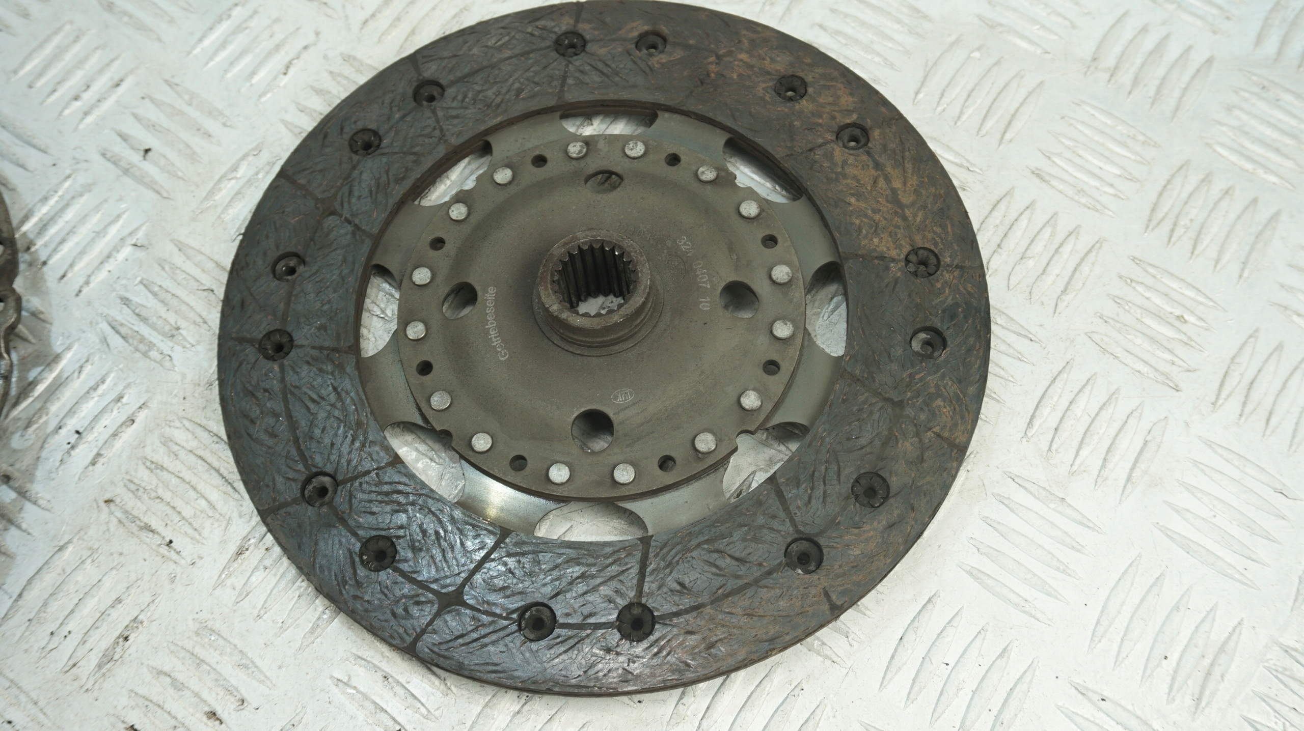 PEUGEOT CITROEN 2.0HDI 136KM DOCISK TARCZ SPRZĘGŁA Producent części Schaeffler LuK