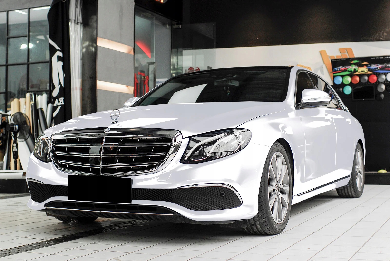 FOLIA BIAŁA DIAMENT METALLIC PERŁA 17m x 152cm POŁYSK SAMOCHODOWA PET Producent New Vision