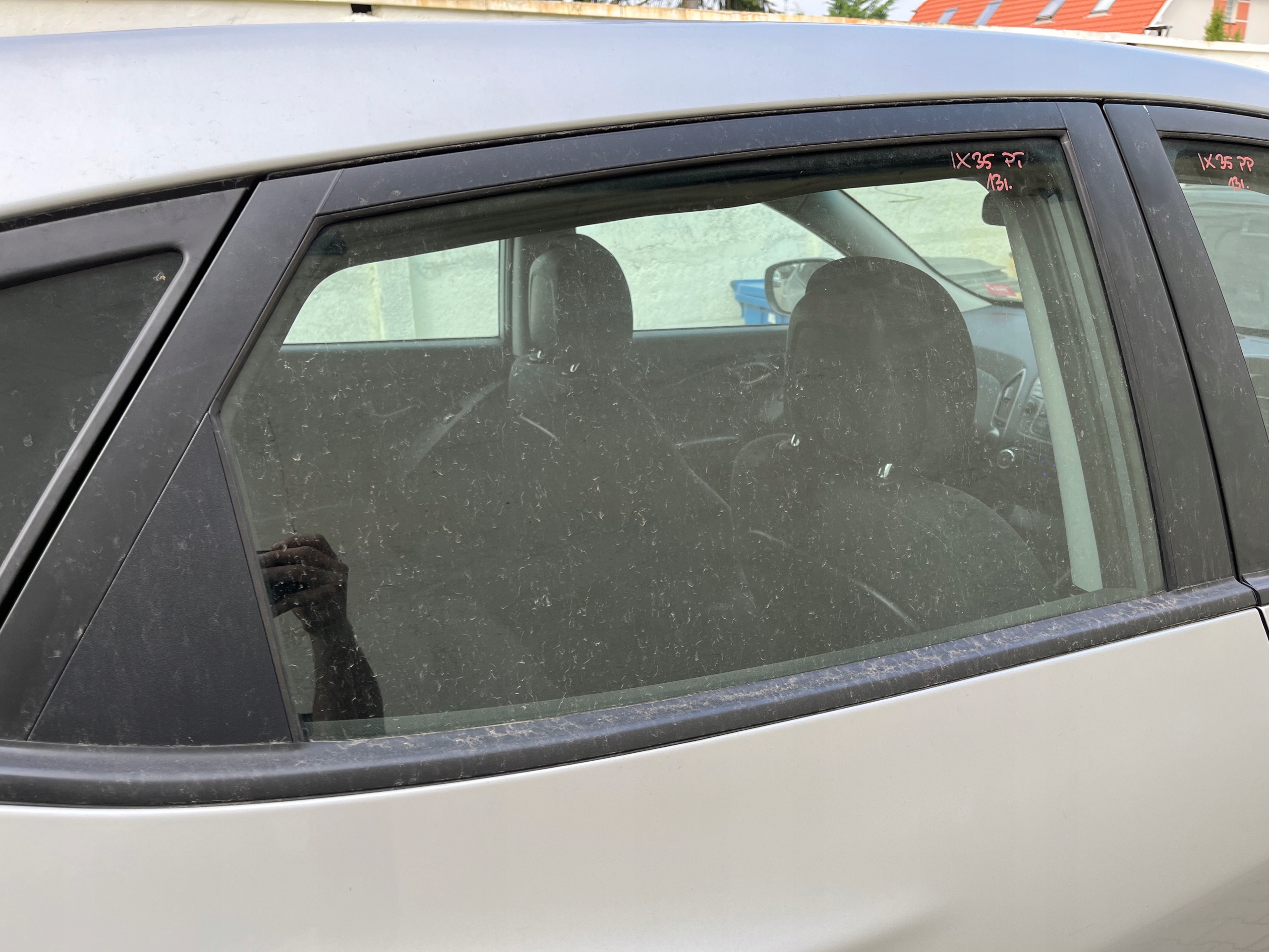 HYUNDAI IX35 window door right rear part 2009