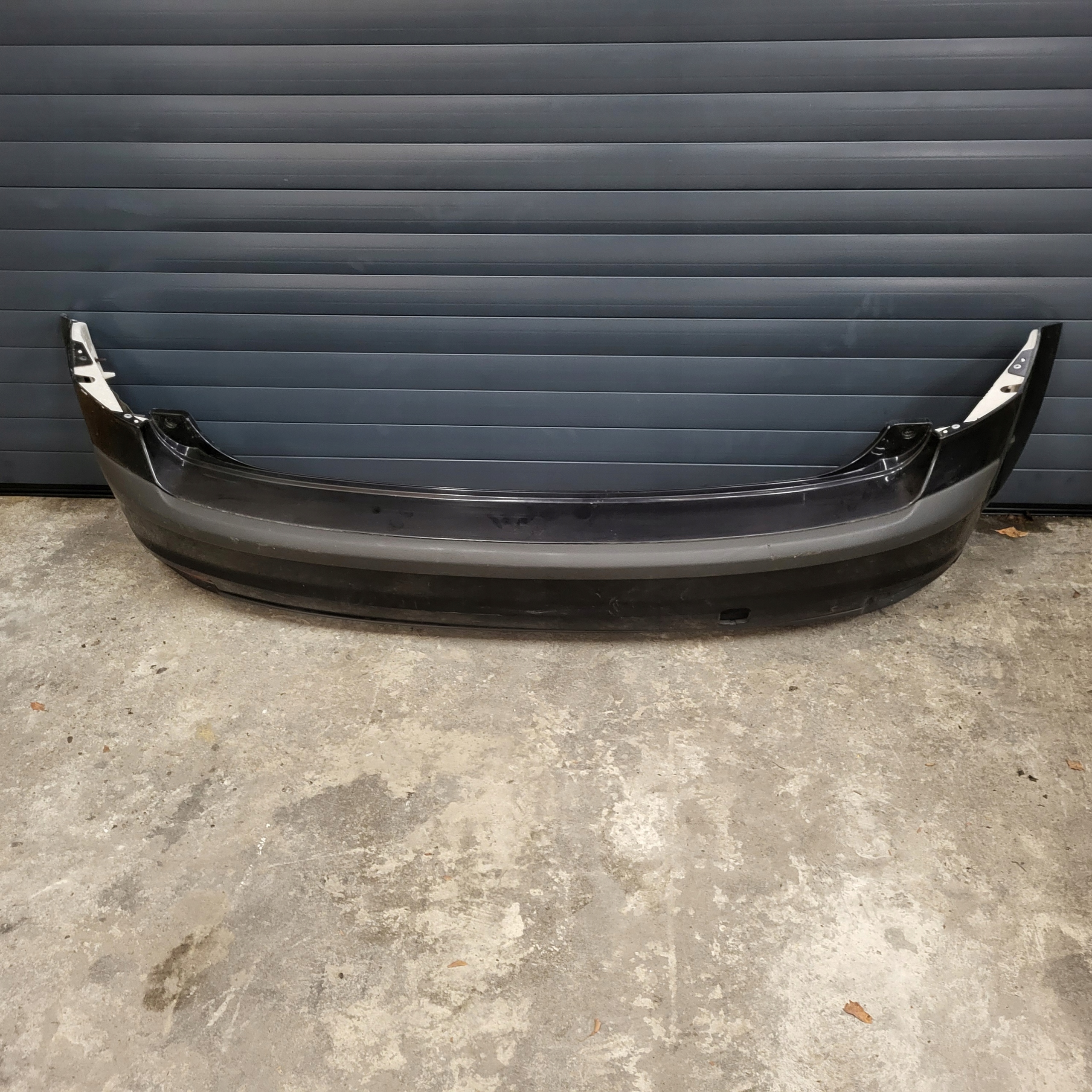 FORD FOCUS MK2 HB 04-07r Stoßstange heck Farbe schwarzer