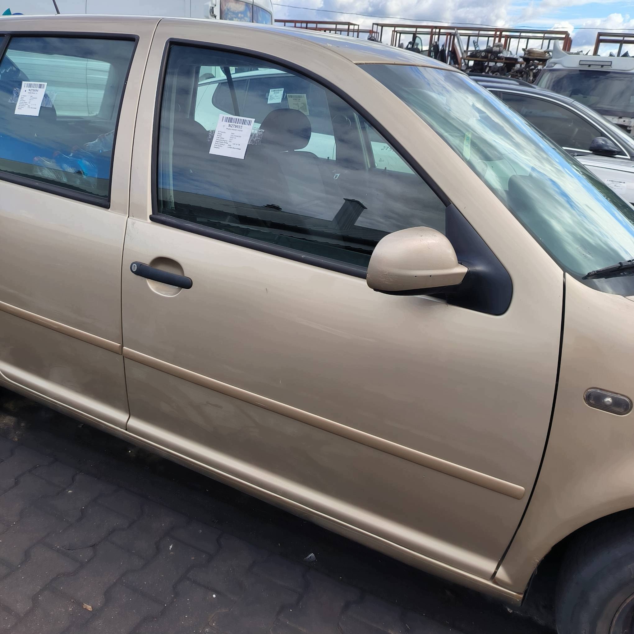 door right front LA1W VOLKSWAGEN GOLF IV