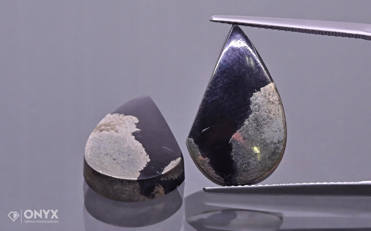Pyrit Para slza konvexní dlaždice 21x12,5 mm