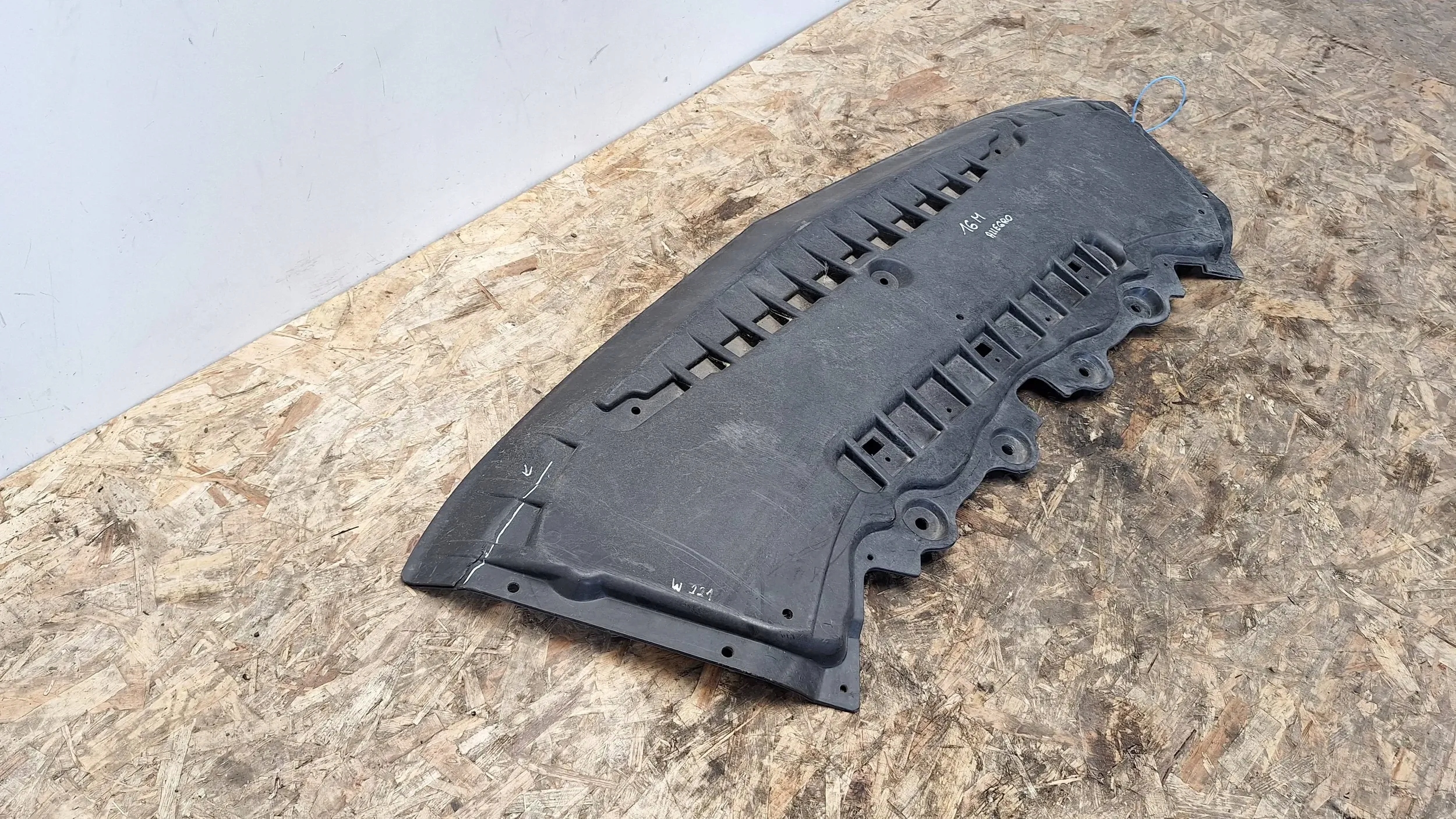 cover below engine A2215200723 Mercedes CL500