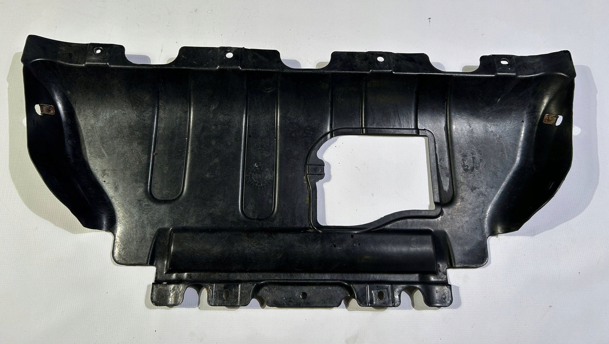 cover lower of the engine chassis dol Dodge Durango Grand Cherokee 5.7 2011