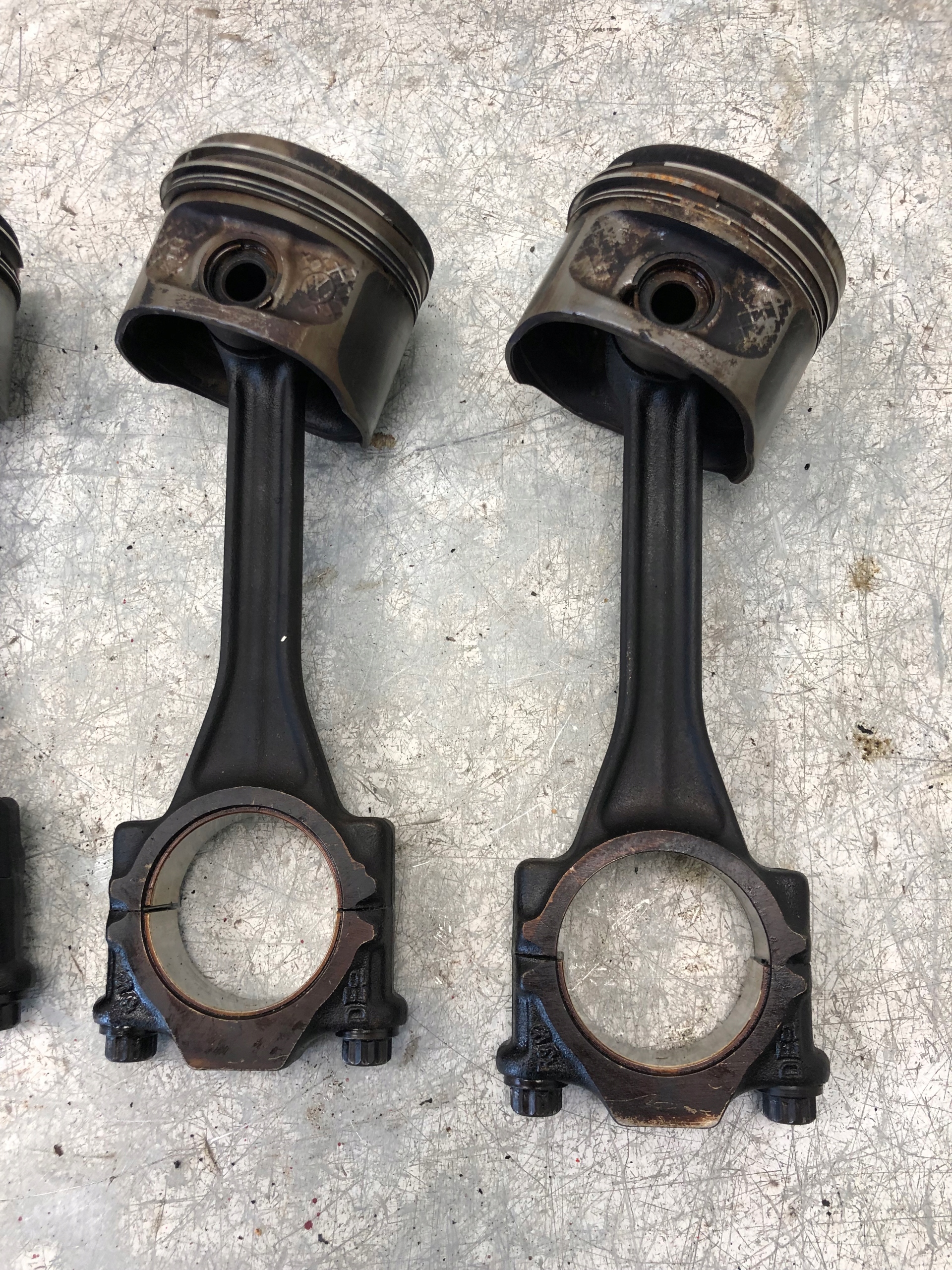 pistons connecting rod VW SKODA AUDI AUC KOMPLET