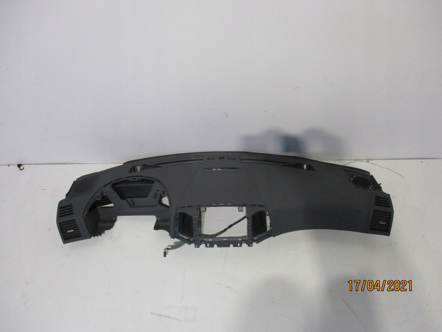 console dashboard Jeep Grand Cherokee 07R grey unprotected