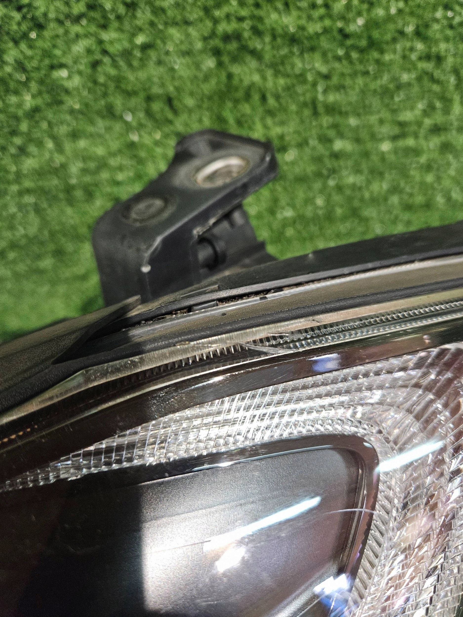 REFLEKTOR levý předek HYUNDAI ELANTRA VI 15- LED NR.R1775