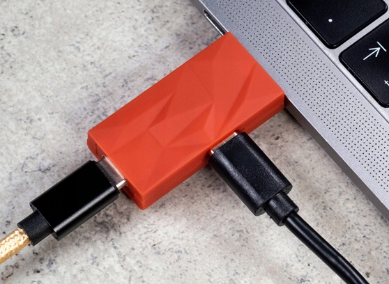 IFI AUDIO iDEFENDER+ REDUKTOR SZUMÓW Z USB 3.0 C-A Marka IFI Audio
