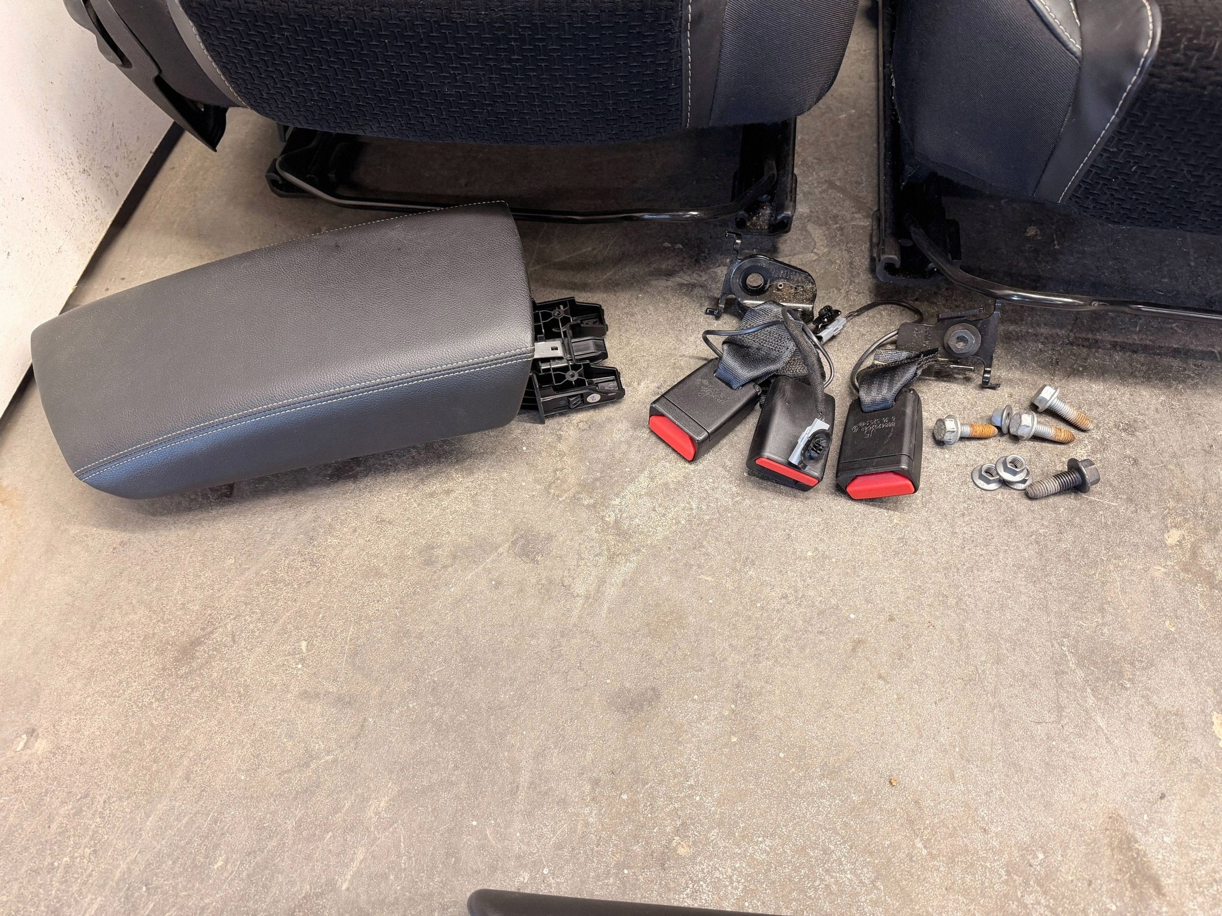 Renault Megane IV KOMBI ülés ülések vezető utas hátsó ülés oldalsó KPL