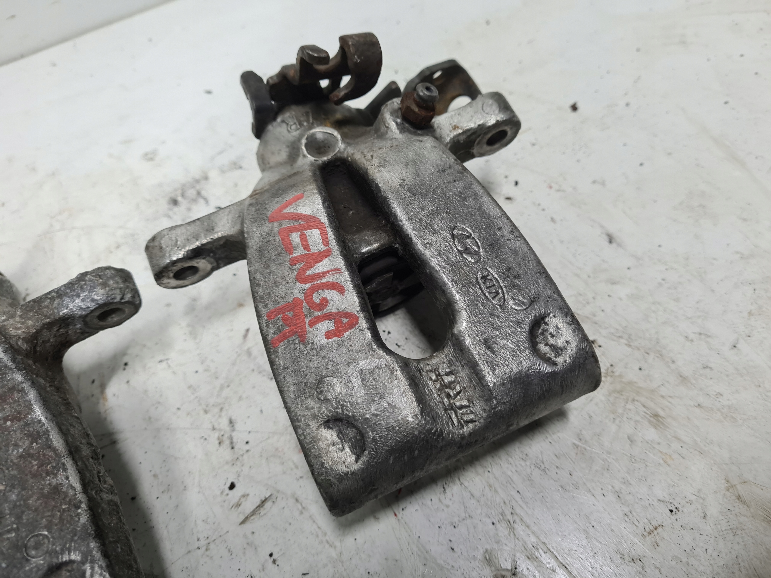 KIA VENGA caliper brake left right rear part 2009