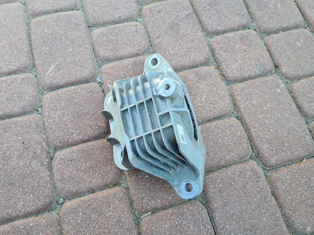 лапа подушка Двигателя opel INSIGNIA B 84065724