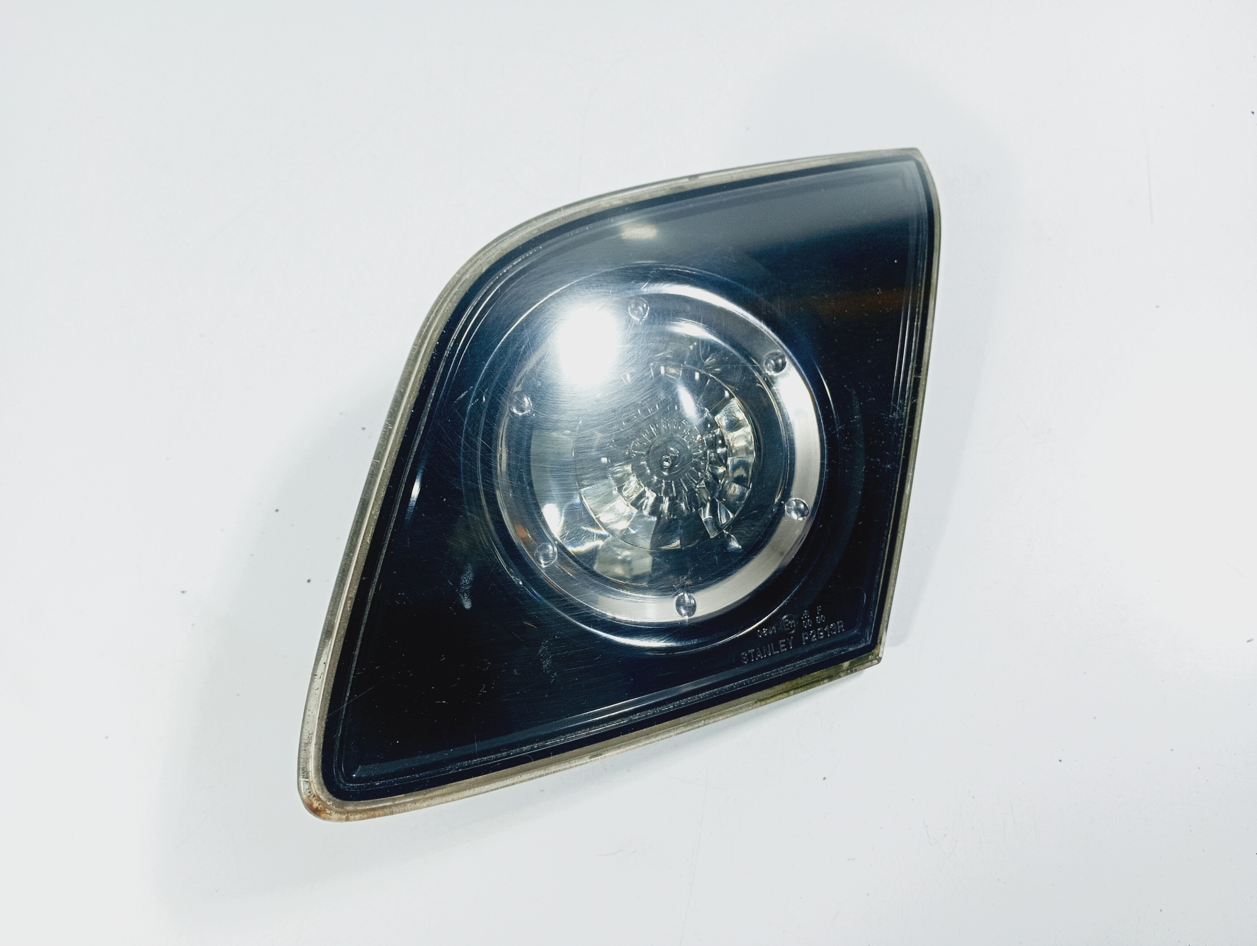 light right rear z bonnet OE P2913R Mazda 3 III 03-09