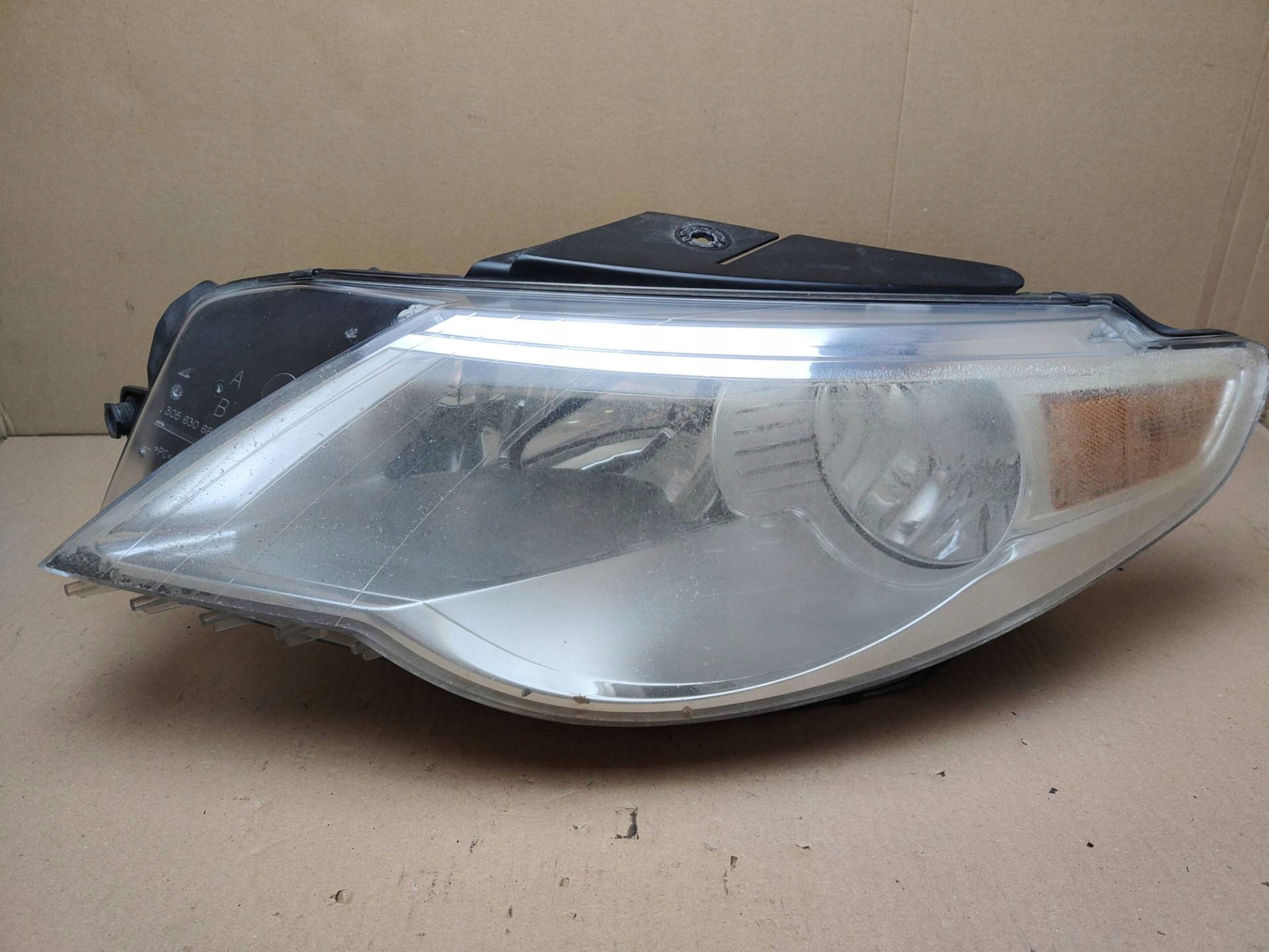 light front left side Volkswagen Passat CC 2009 0302529001