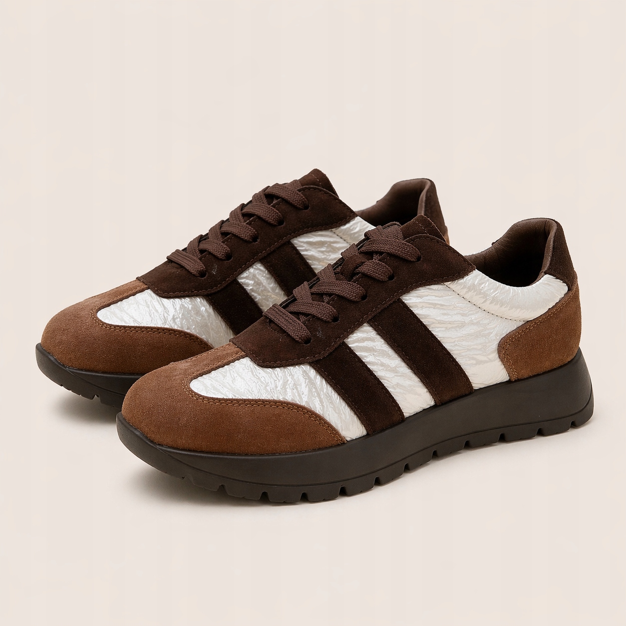Dámské bílo-hnědé tenisky – prémiový styl casual 38