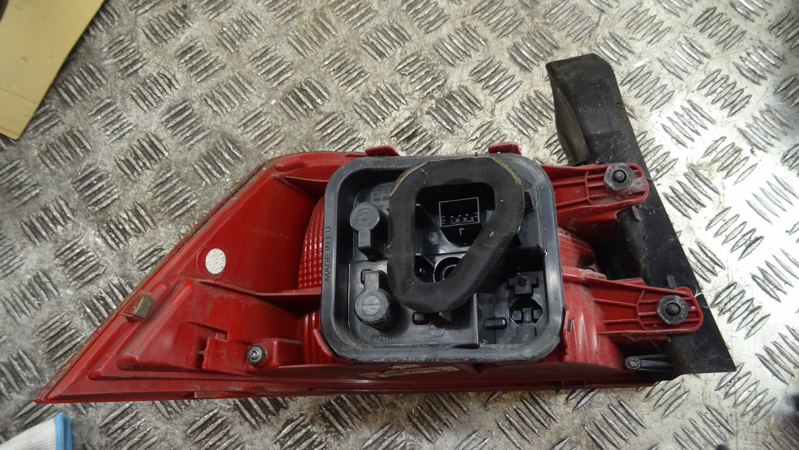light right rear part VW PASSAT B7 sedan 3AE945096F CALA