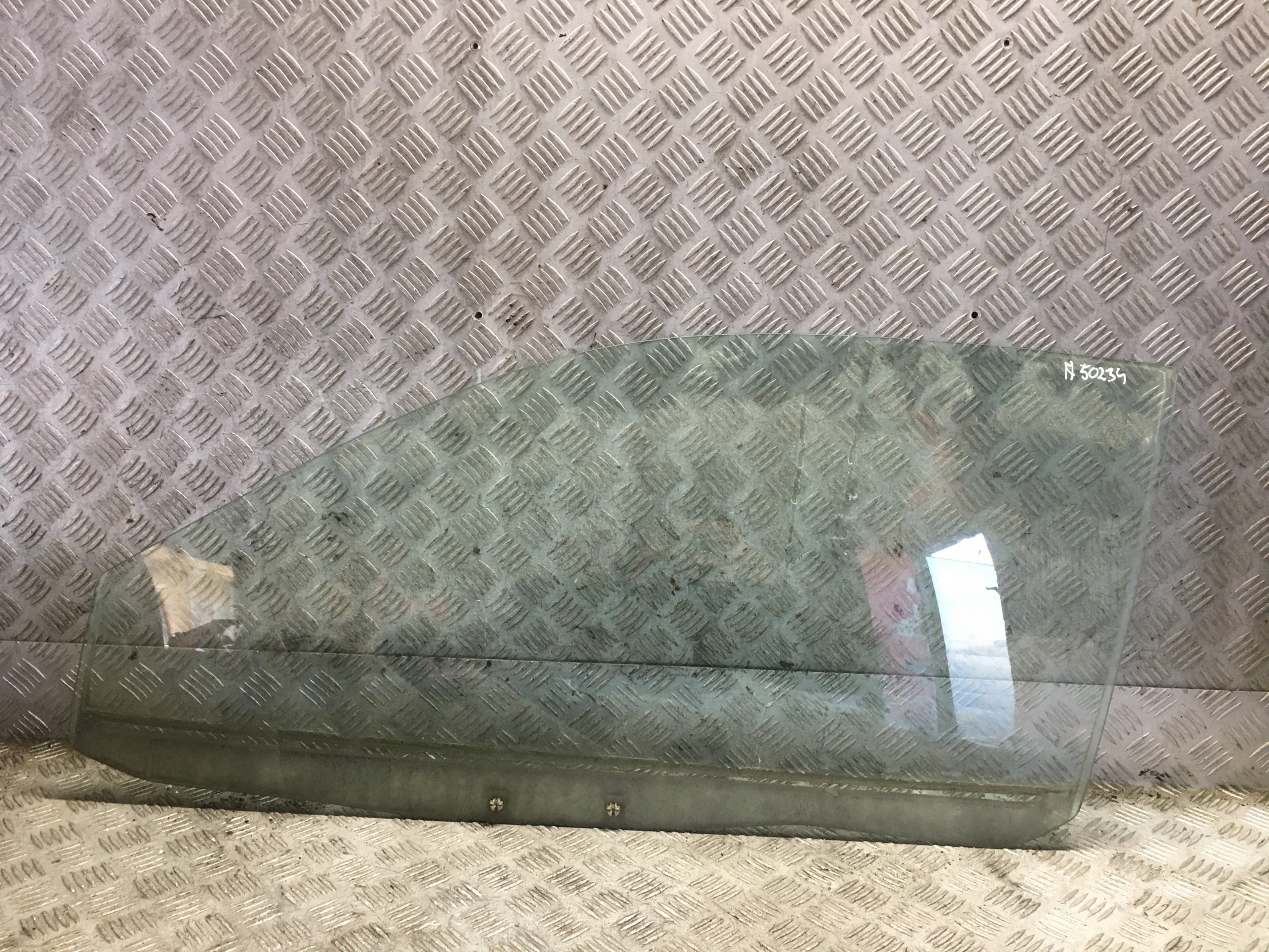 COLT V SZYBA LEWY PRZÓD 3D