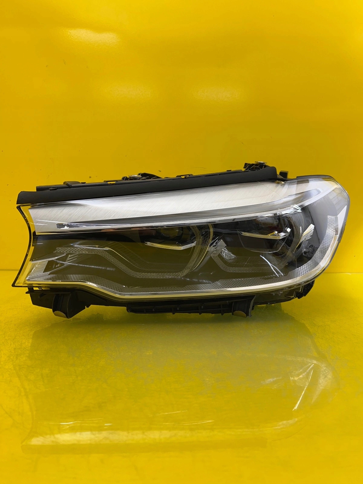 light left BMW 5 G30 G31 Adaptive Led 7214961-03