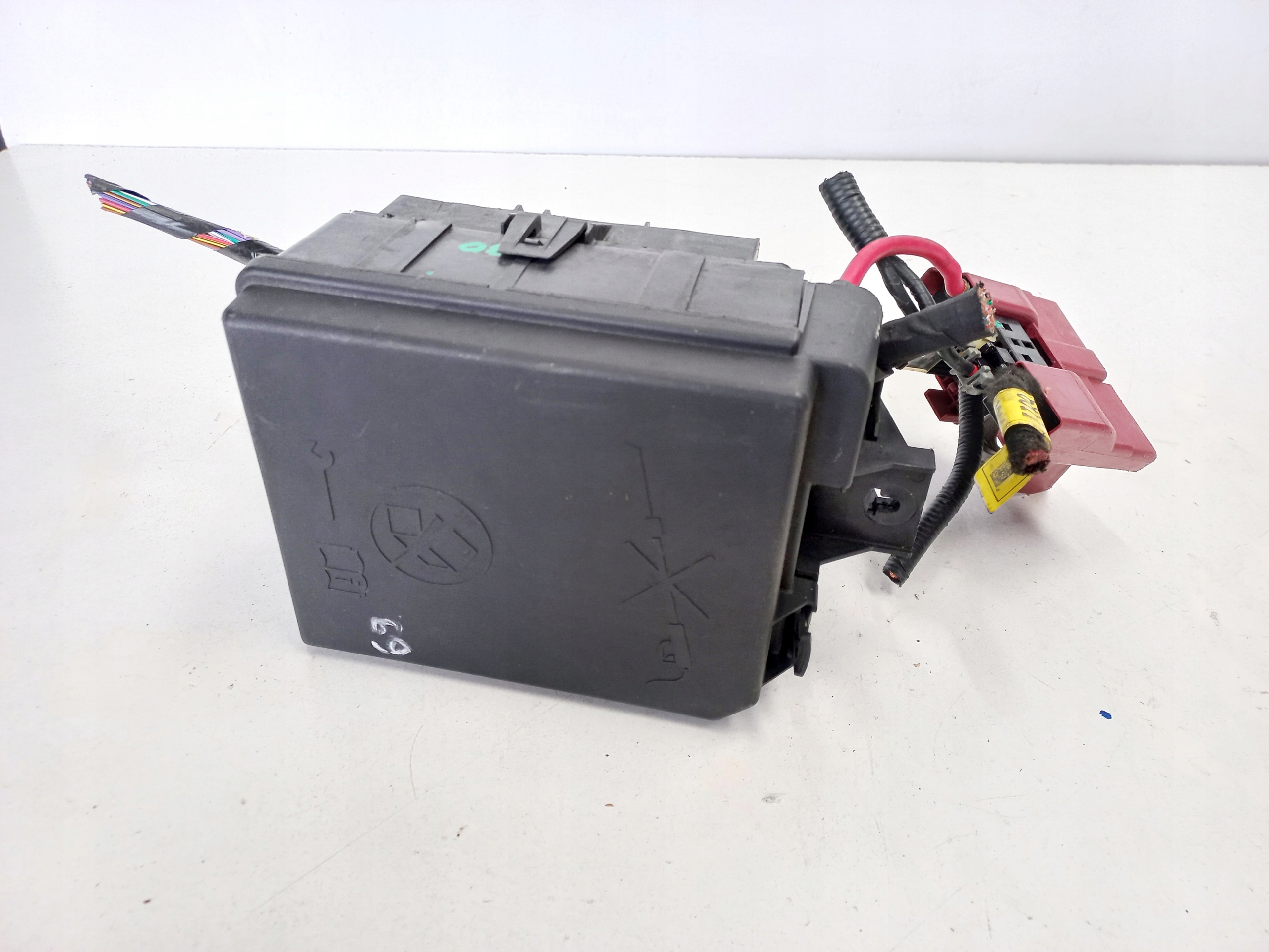 SKRZYNKA BEZPIECZNIKÓW CORSA E MOKKA 95962913