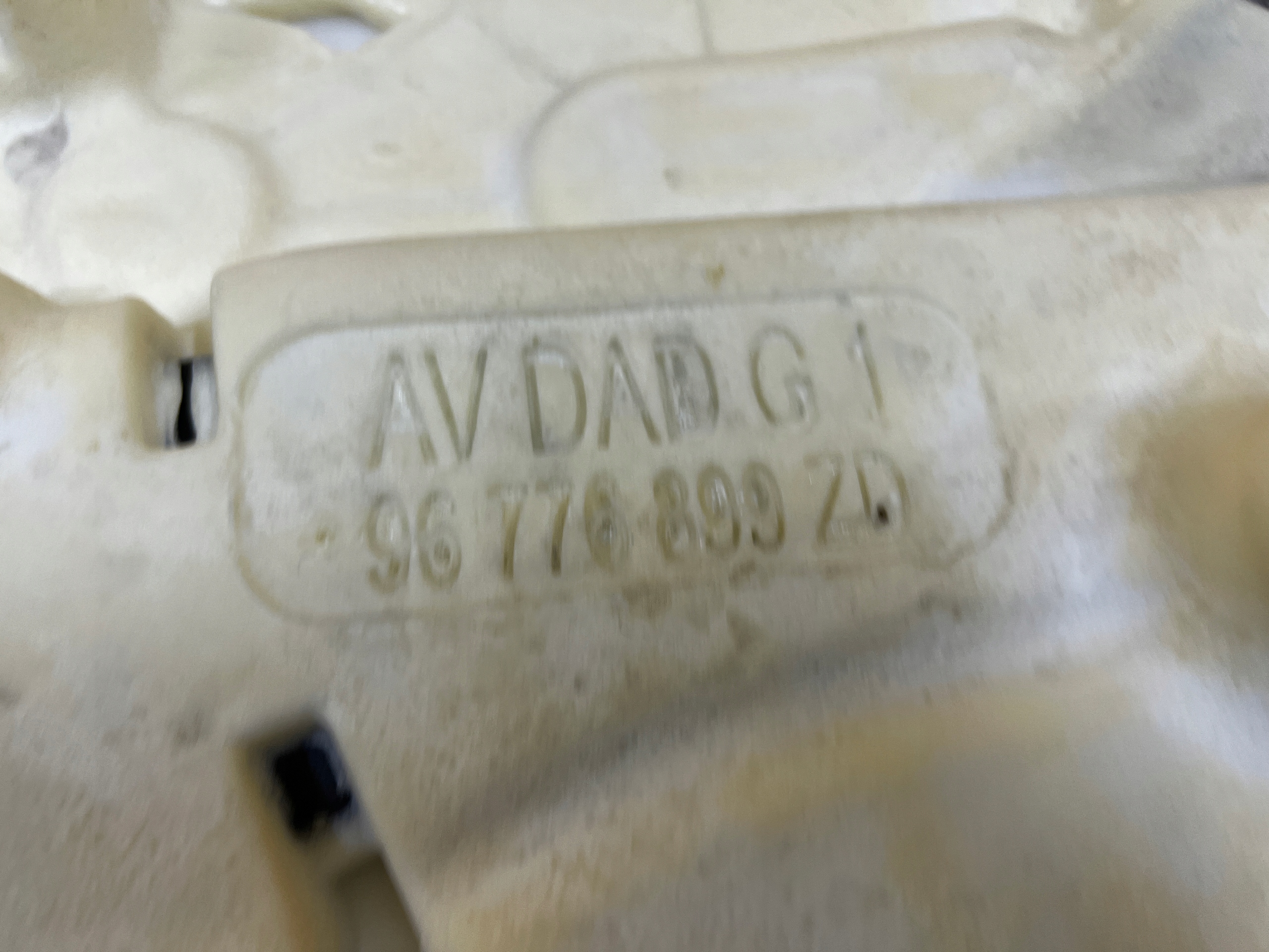 передний левый C4 PICASSO II англия