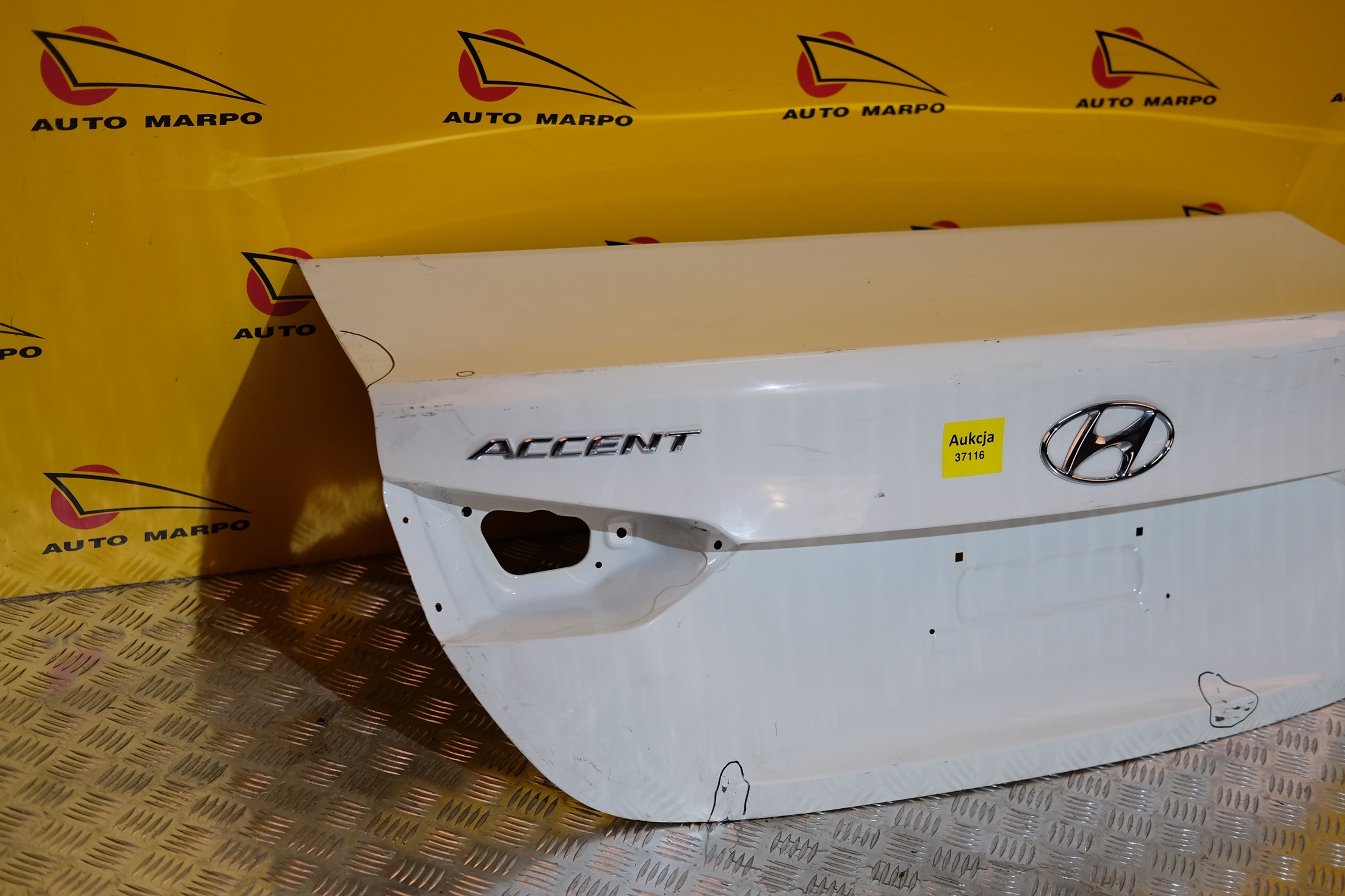 HYUNDAI ACCENT 2018 2019- KLAPA TYŁ BAGAŻNIKA Producent części Hyundai OE