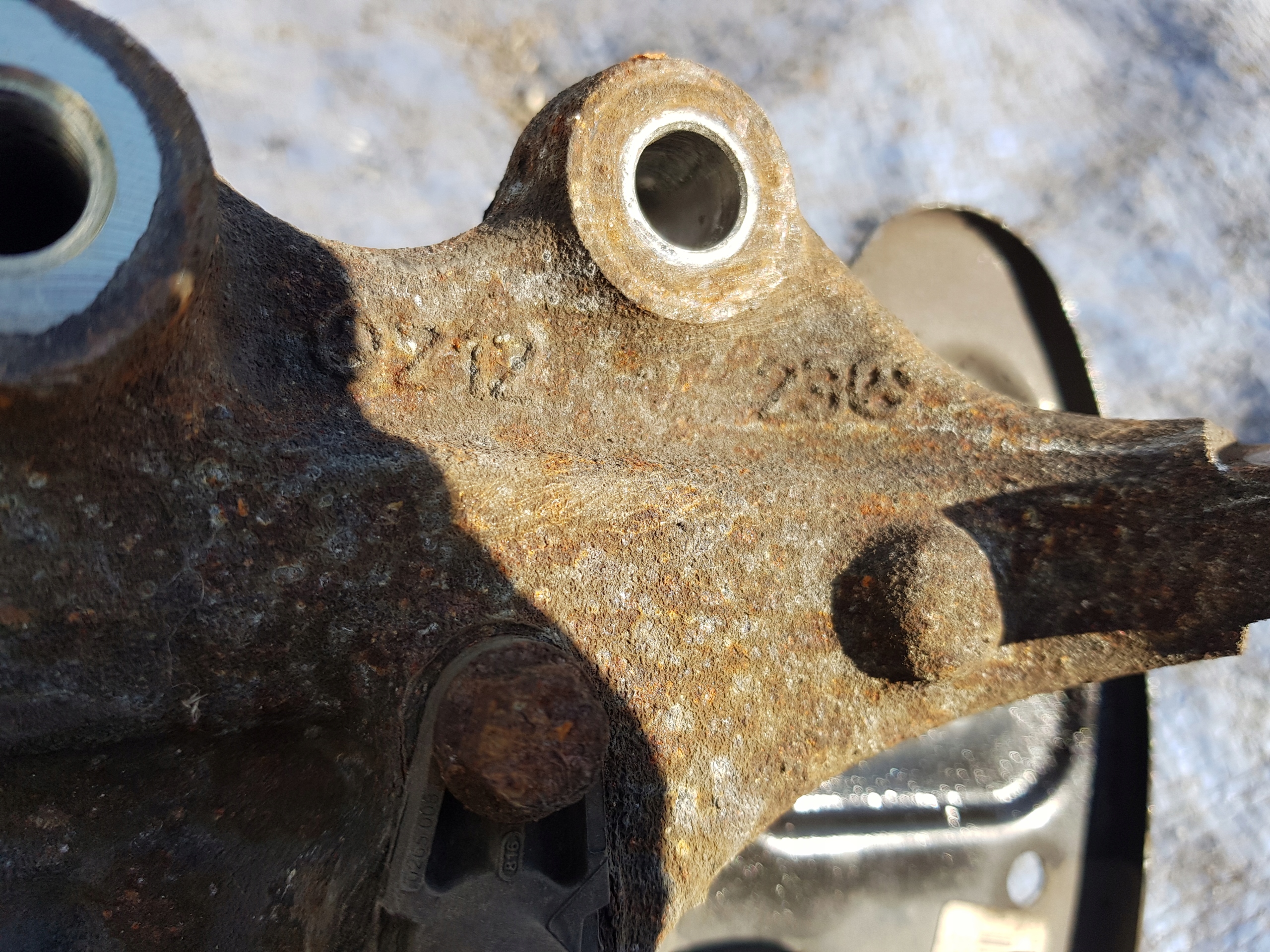 MERCEDES W212 swing of the pivot left front