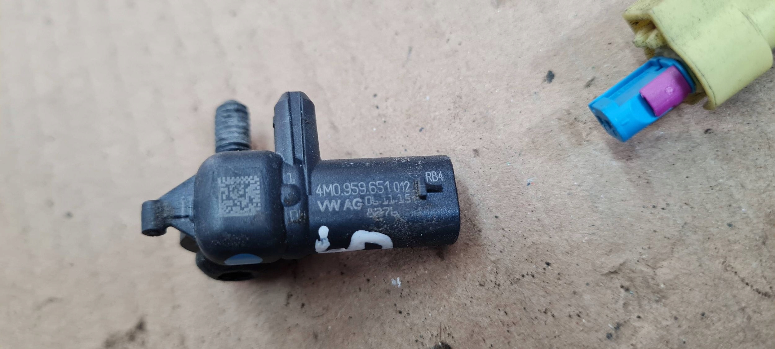 A4 B9 8W Beschleunigungssensor Crashsensor Connector Contact 4M0959651 A5 8W Q7 4M Q5 80A