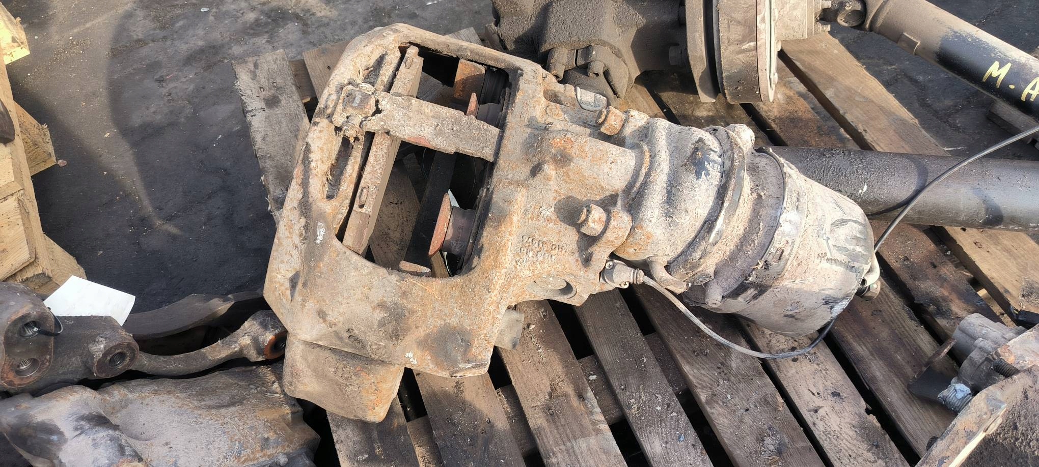 caliper brake rear part left MERCEDES - BENZ ATEGO 2528L
