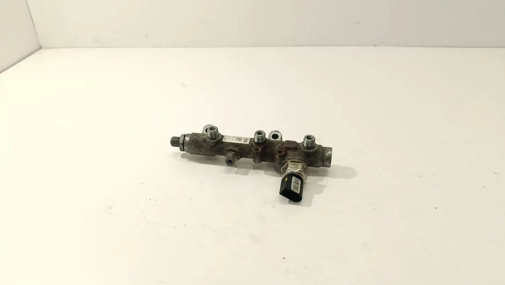 Audi OE 059130089BS топливная рейка