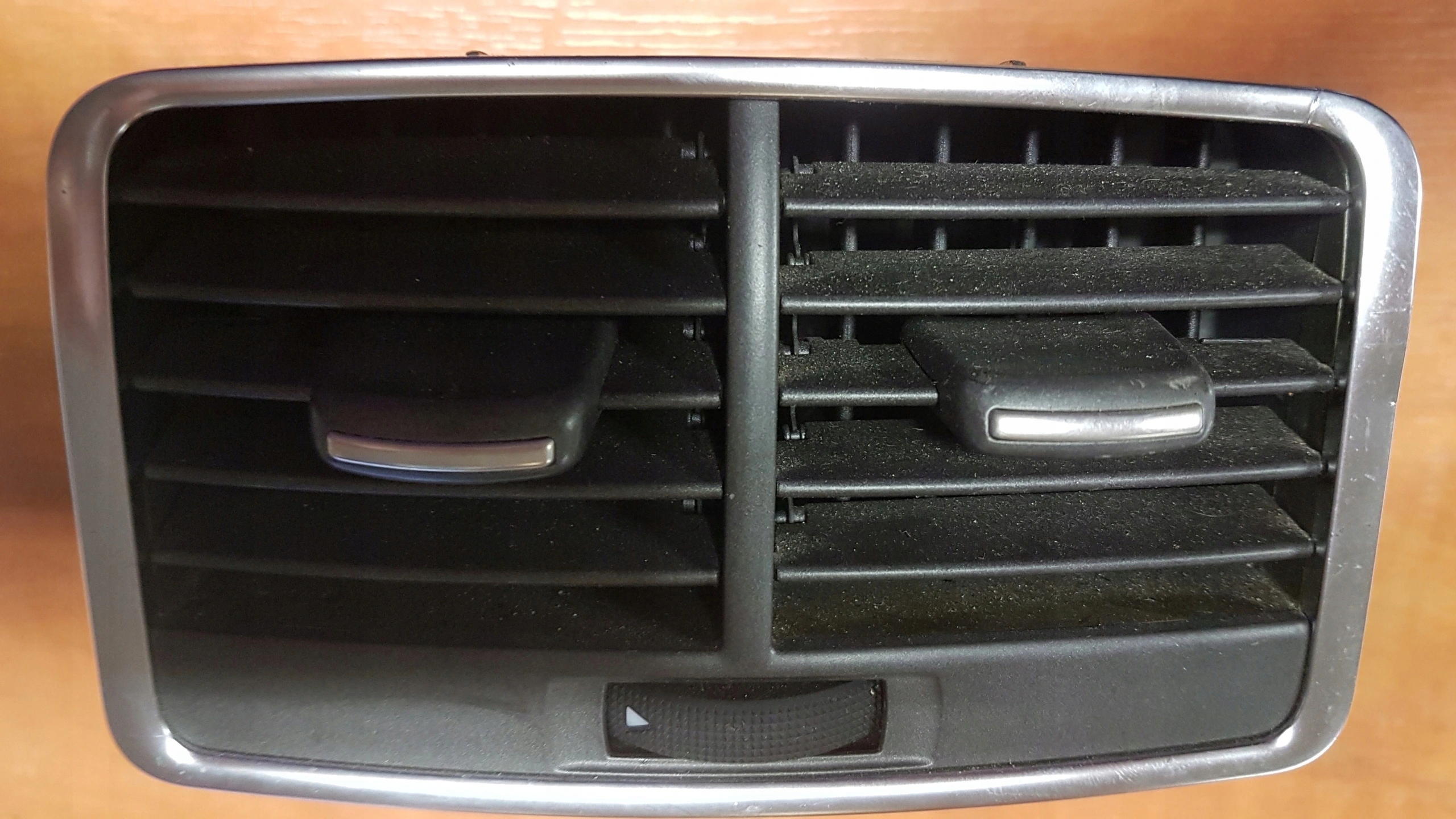 grid air conditioning devices rear part AUDI A6 C6 4F0819203B