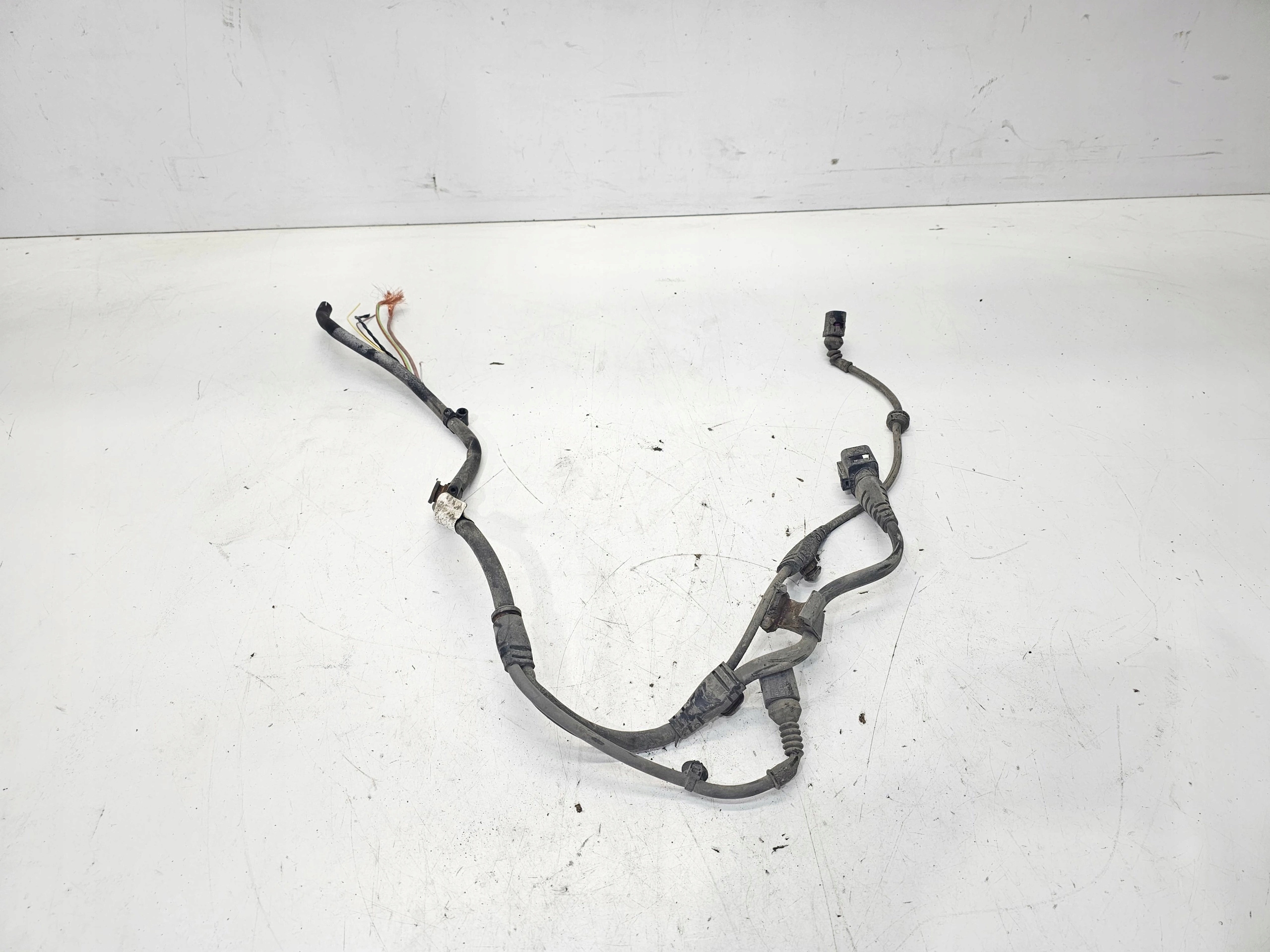 bundle of a caliper left rear part AUDI A6 C6 4F0972253E below XENON