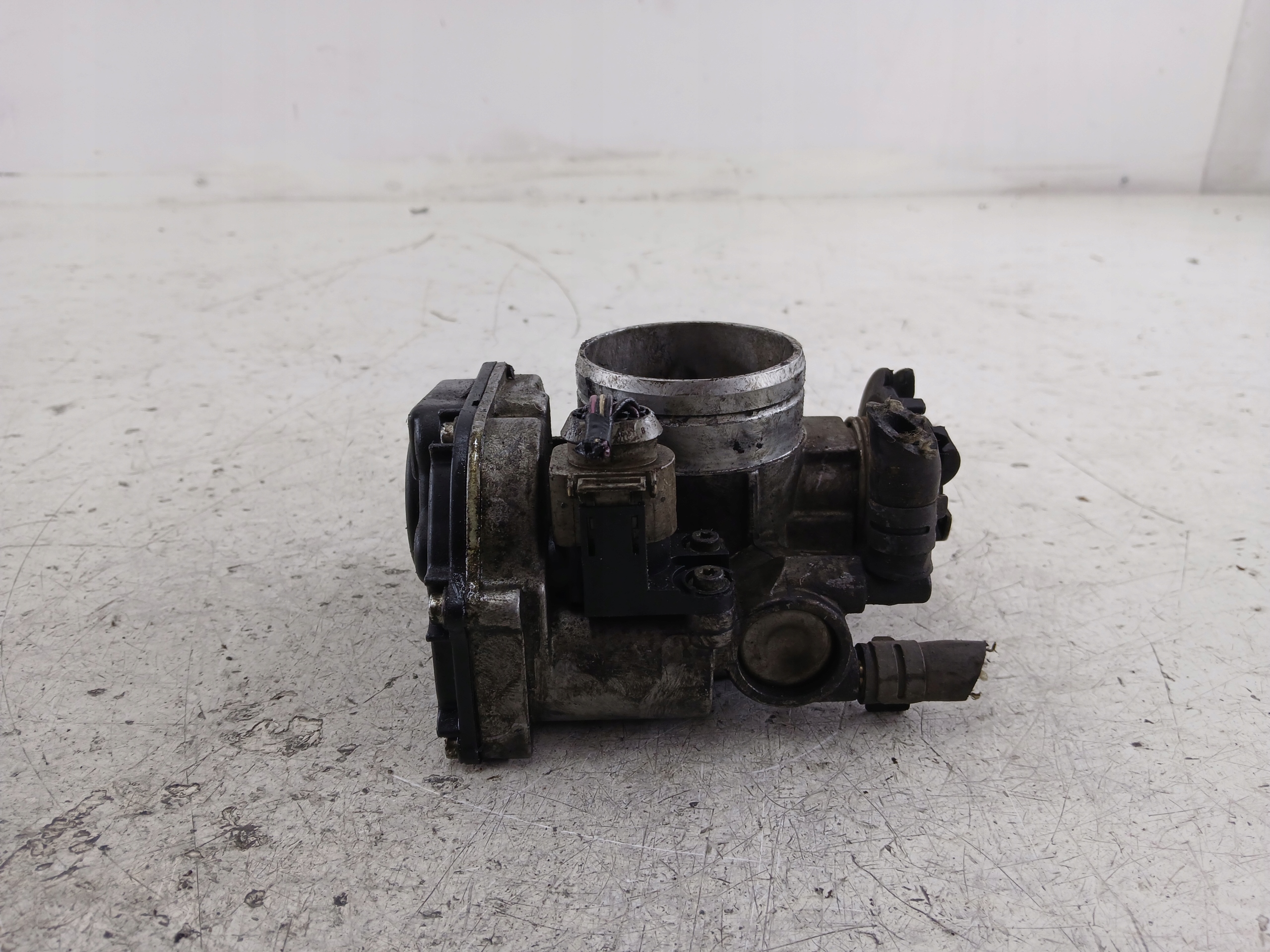 VW PASSAT B5 1.8 throttle flap 17122534