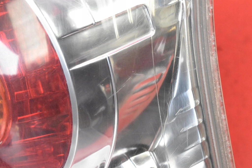 Licht rechts heck hinten 0F-01 TOYOTA COROLLA VERSO 2 II 04-07