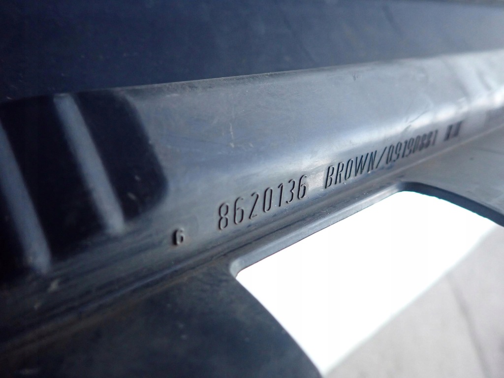 VOLVO XC70 and 00-07 threshold left moulding threshold left