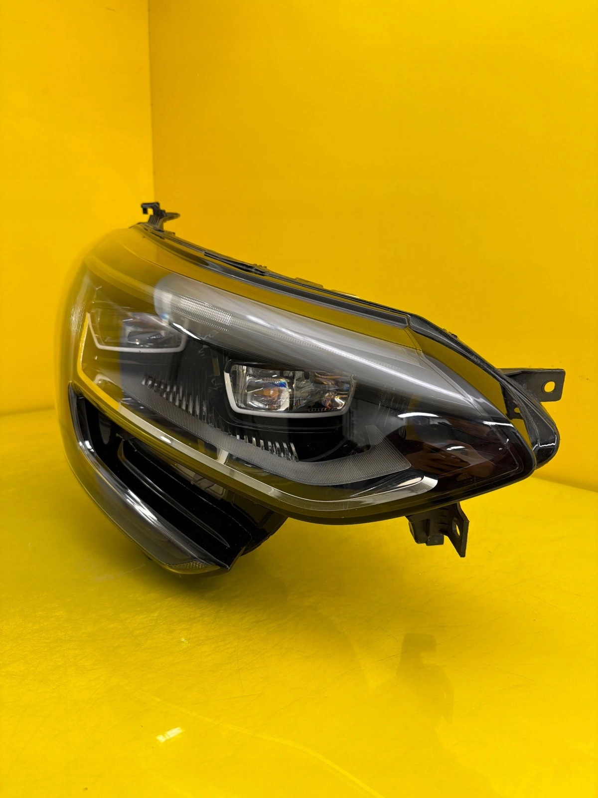 light right Renault Megane IV Full Led 2016- 260104596R