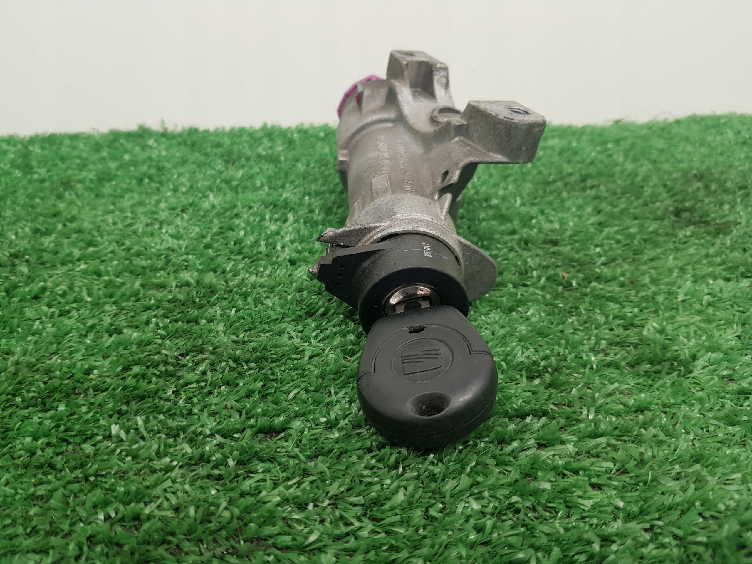 ignition Z KLUCZYKIEM SEAT LEON 4B0905851C