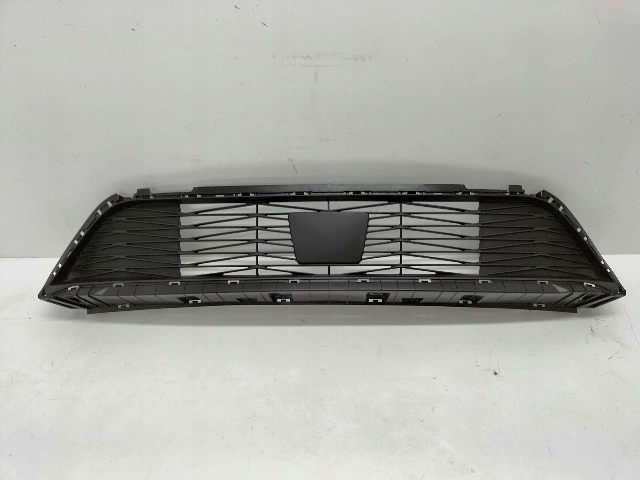 grille grid of a bumper front central KIA CEED III LIFT 21