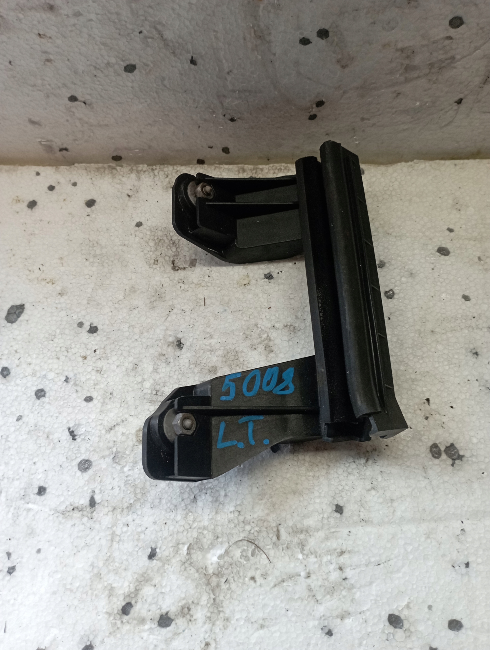 PROWADNICA support windows left rear part PEUGEOT 3008 09-14