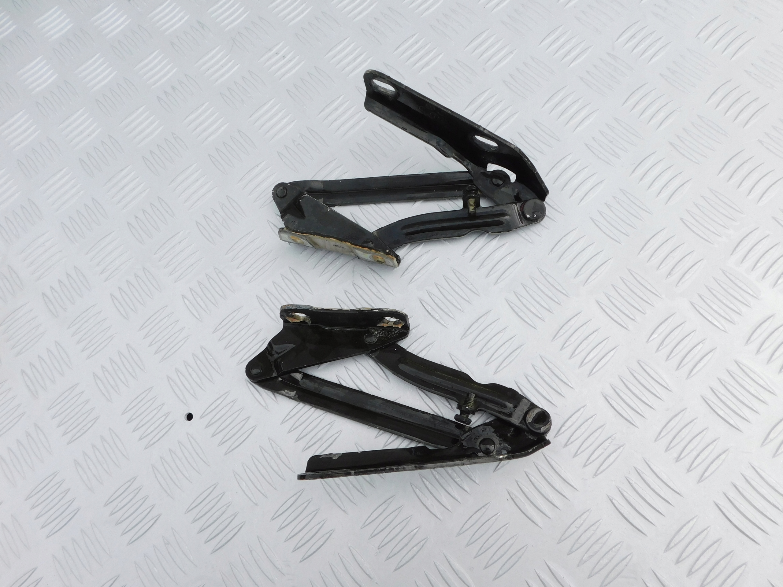 Mercedes Sprinter 906 VW Crafter hinge bonnet hinges 2 szt 06-17r black,