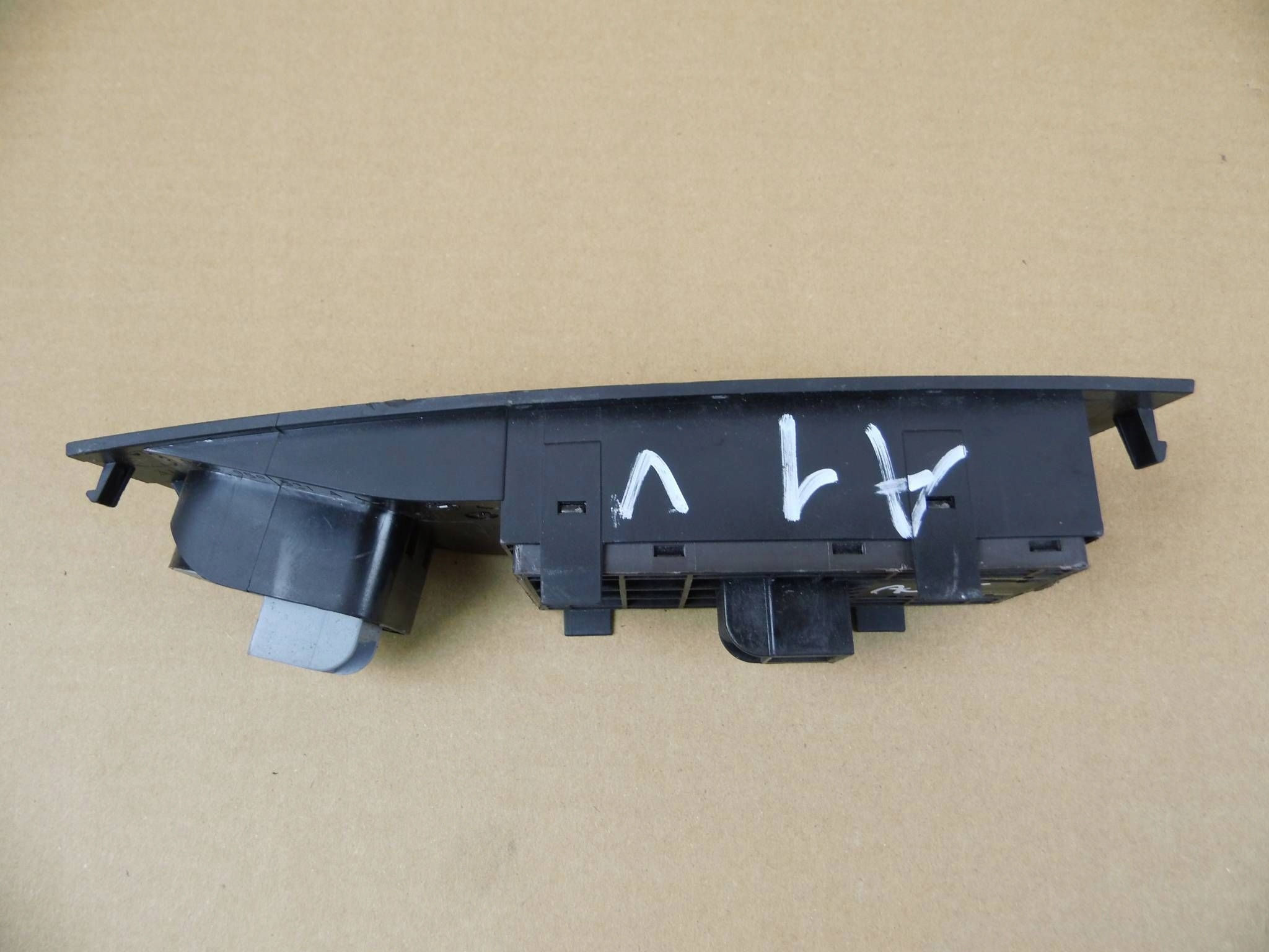 Audi A1 panel window control switch left front front 8X4959521A