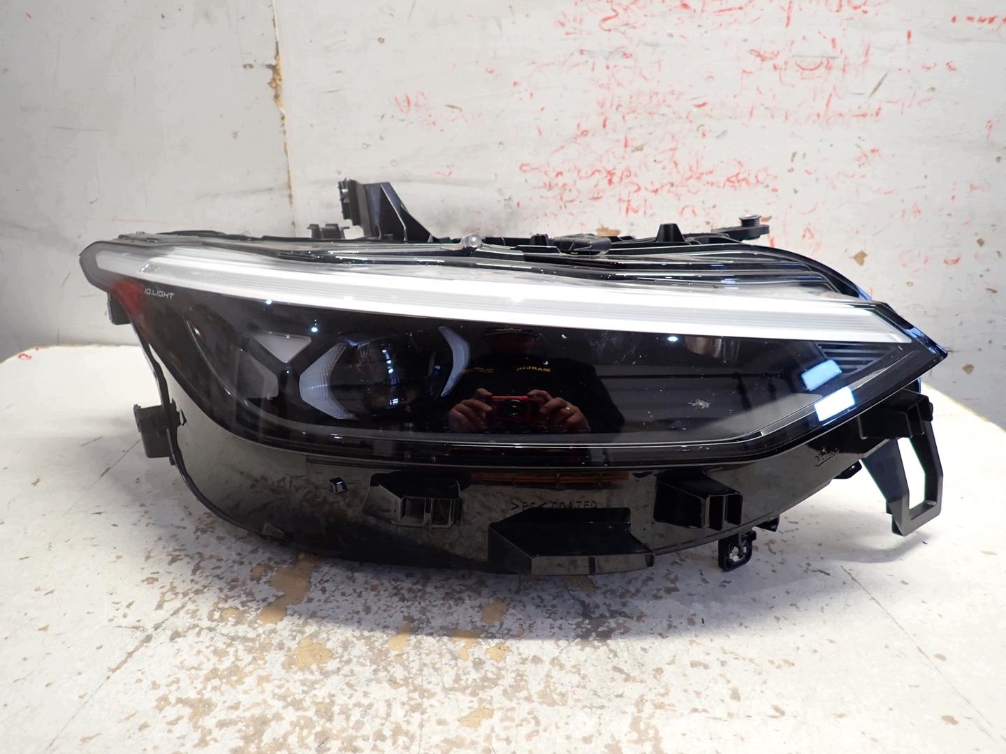 light front front right VW ID7 2023- FULL LED 14B941036B