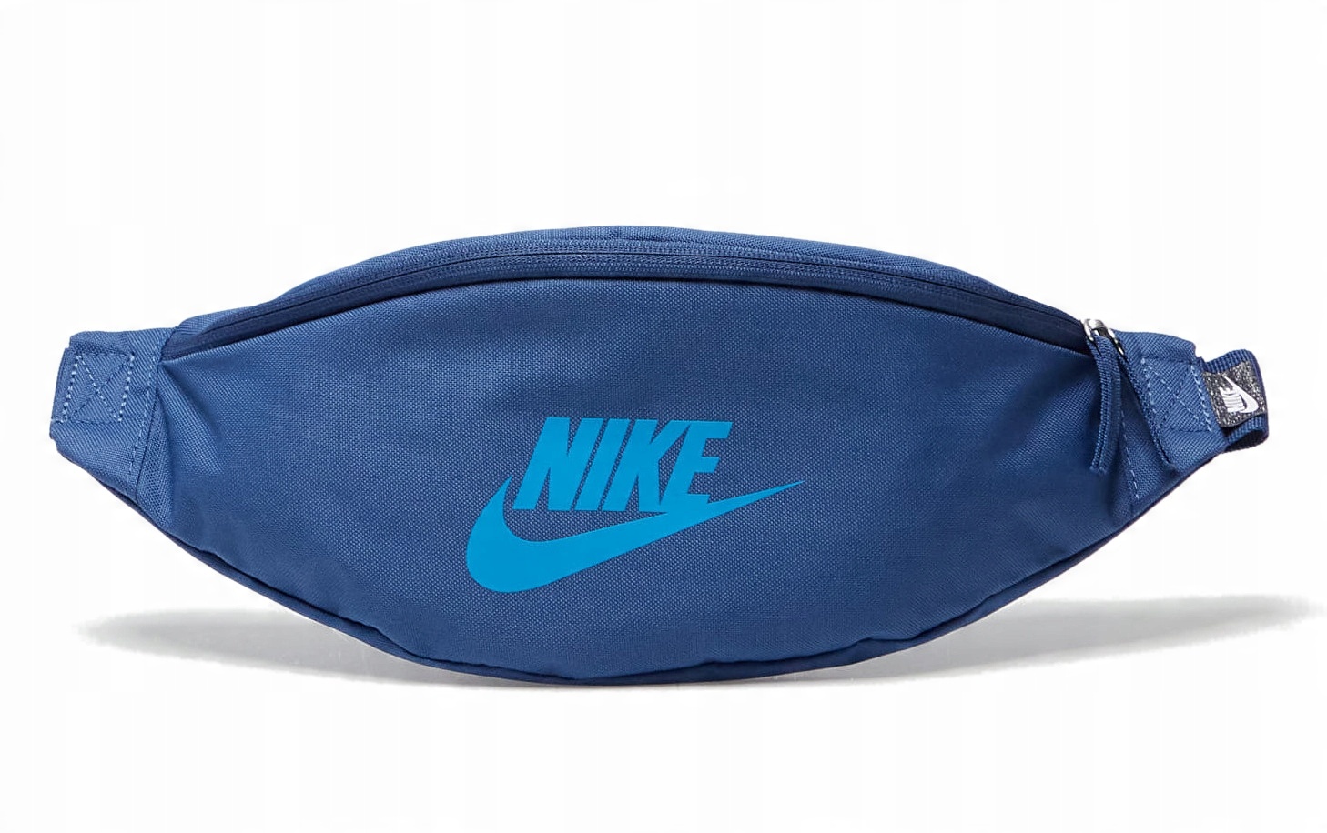 

nerka Nike Sportswear Heritage sportowa saszetka