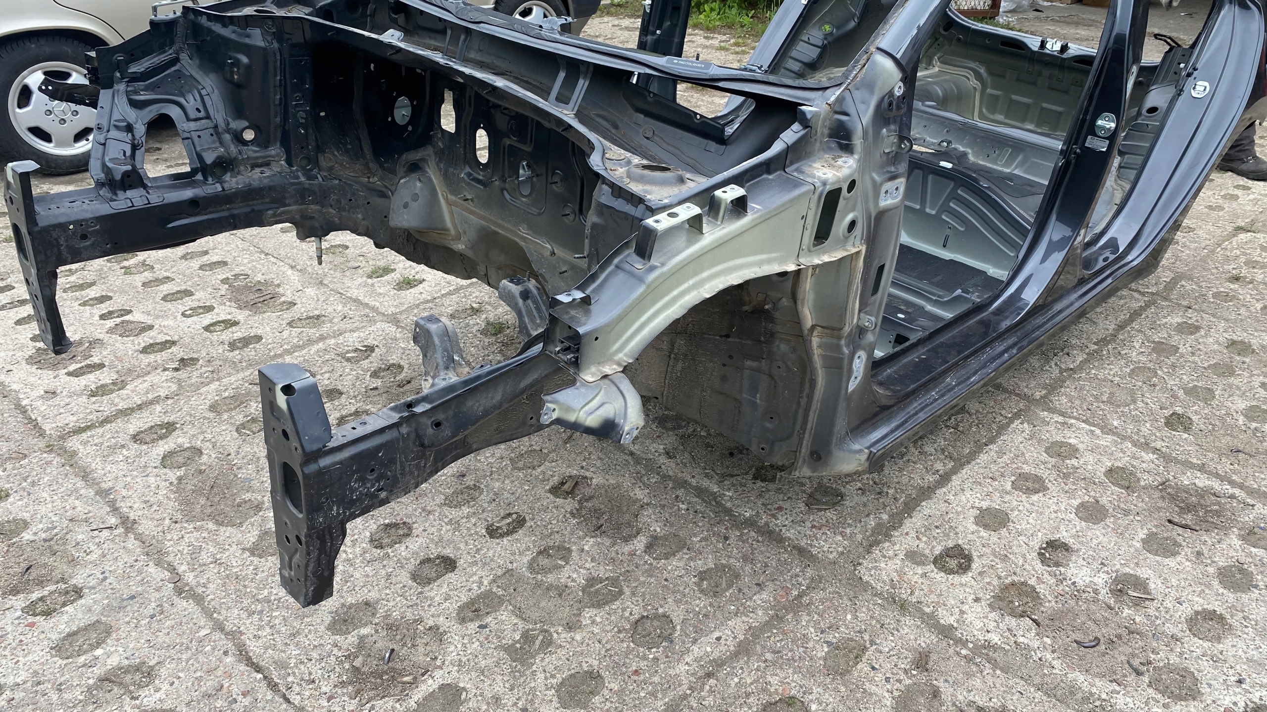 KIA RIO IV V quarter quarter FARTUCH left left front front ABT 17-24